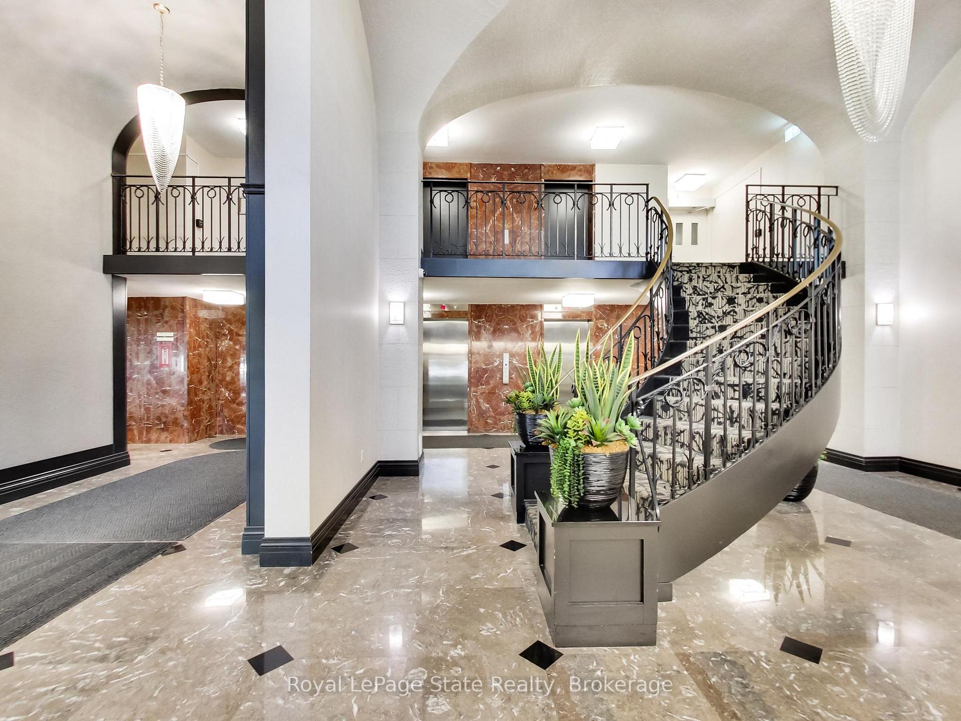 Photo 4 of Unit 203, 500 Green Road, Hamilton, Lakeshore — HOMEH