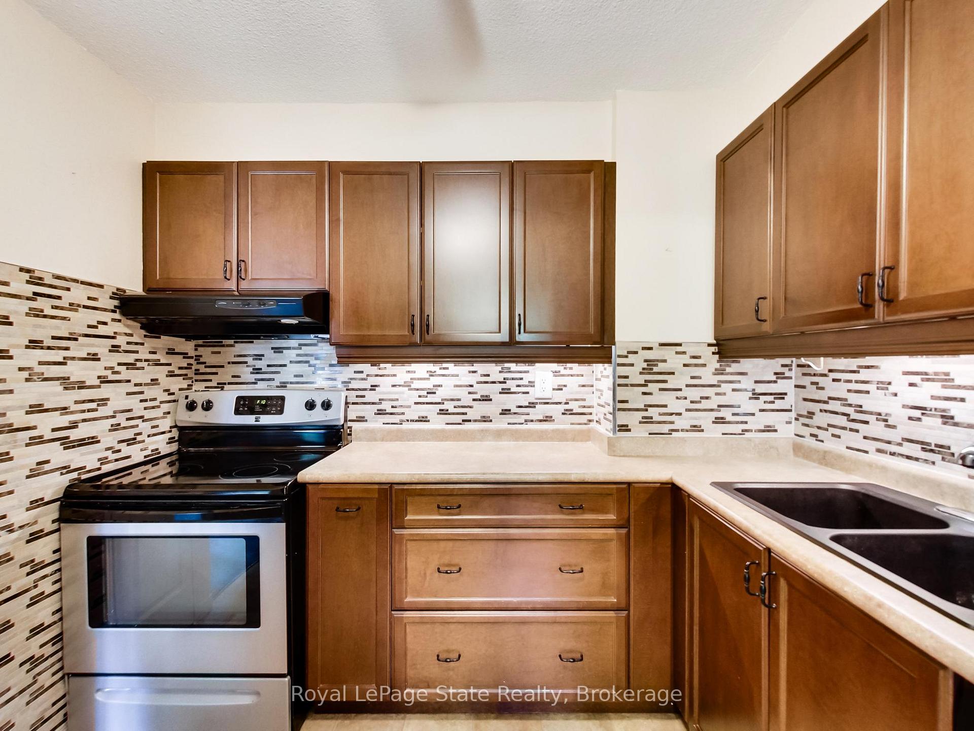 Photo 13 of Unit 203, 500 Green Road, Hamilton, Lakeshore — HOMEH