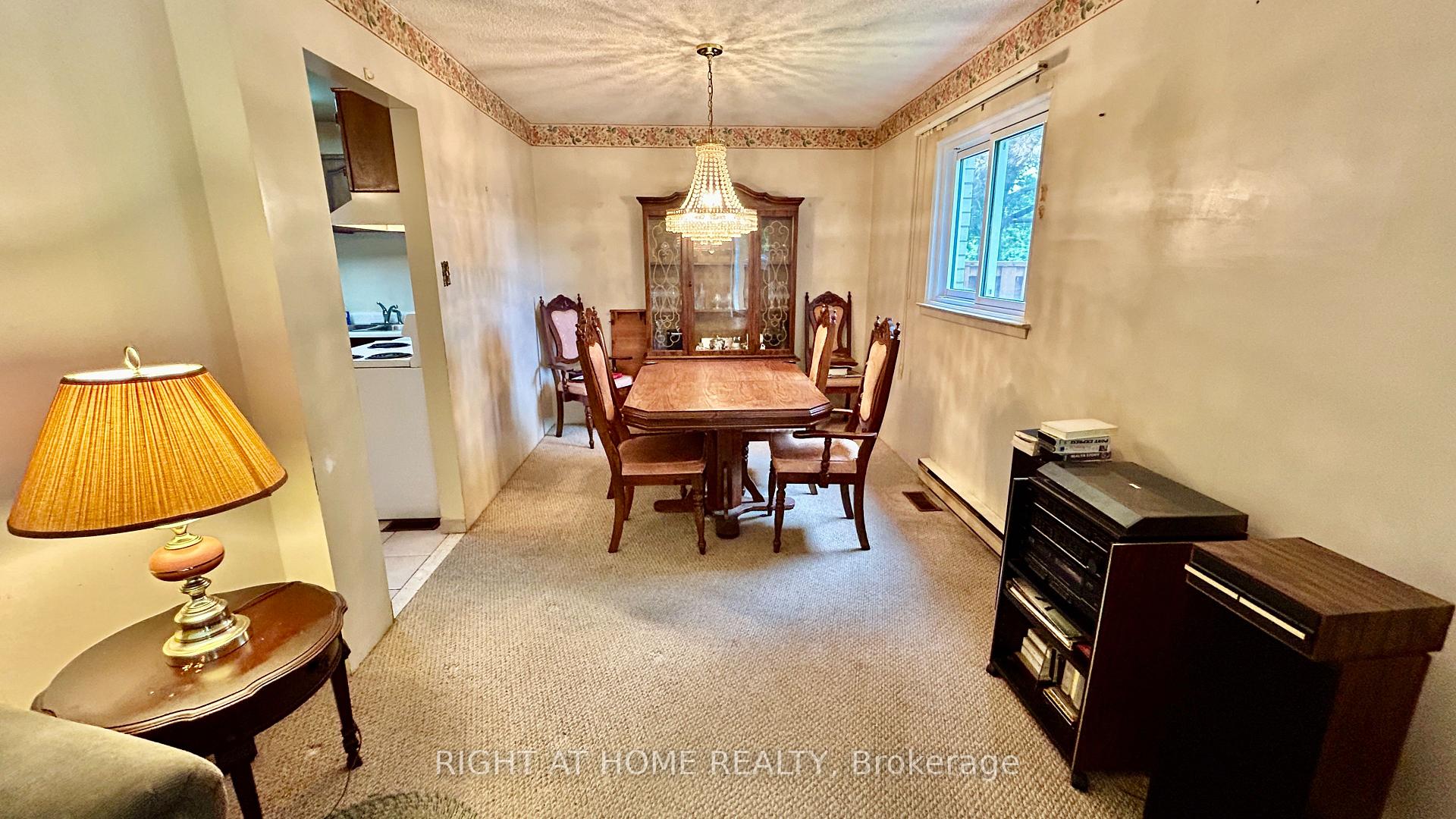 Photo 7 of 26 Niles Way, Markham, Aileen-Willowbrook — HOMEH