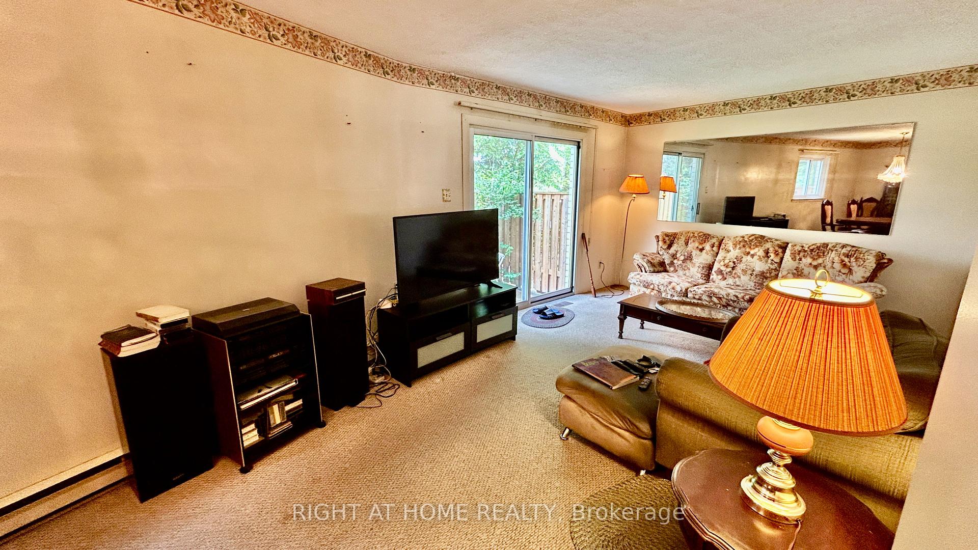 Photo 9 of 26 Niles Way, Markham, Aileen-Willowbrook — HOMEH