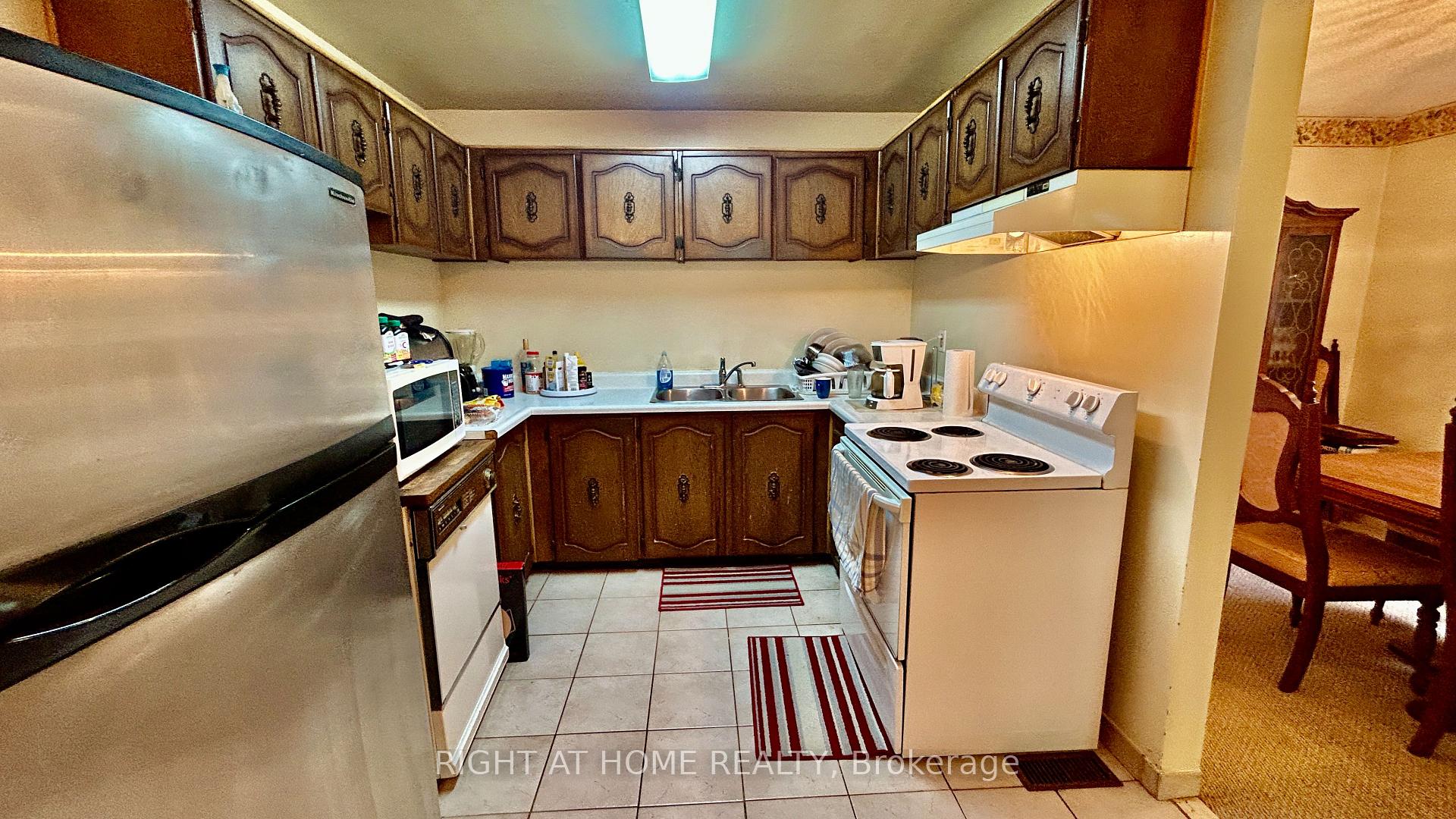 Photo 11 of 26 Niles Way, Markham, Aileen-Willowbrook — HOMEH