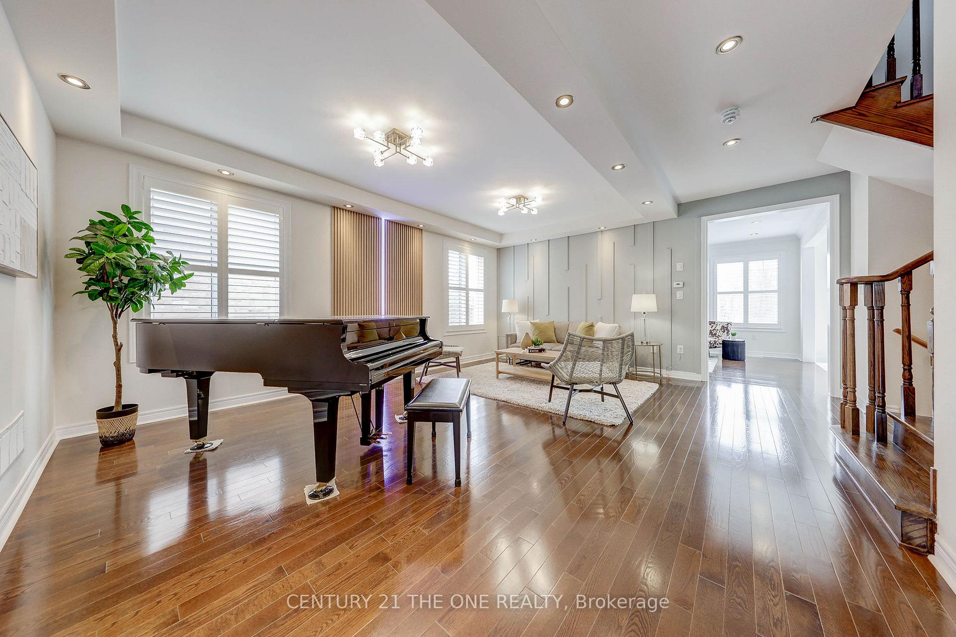 Photo 6 of 97 Roy Harper Avenue, Aurora, Rural Aurora — HOMEH