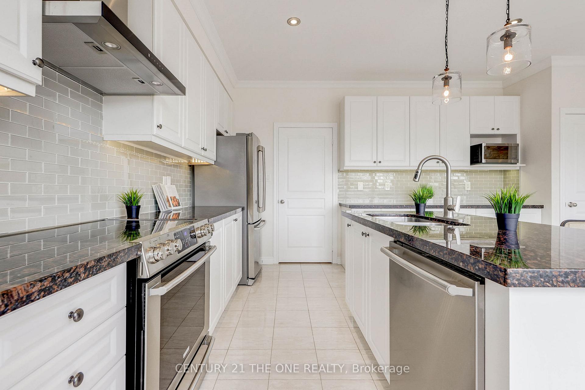Photo 16 of 97 Roy Harper Avenue, Aurora, Rural Aurora — HOMEH