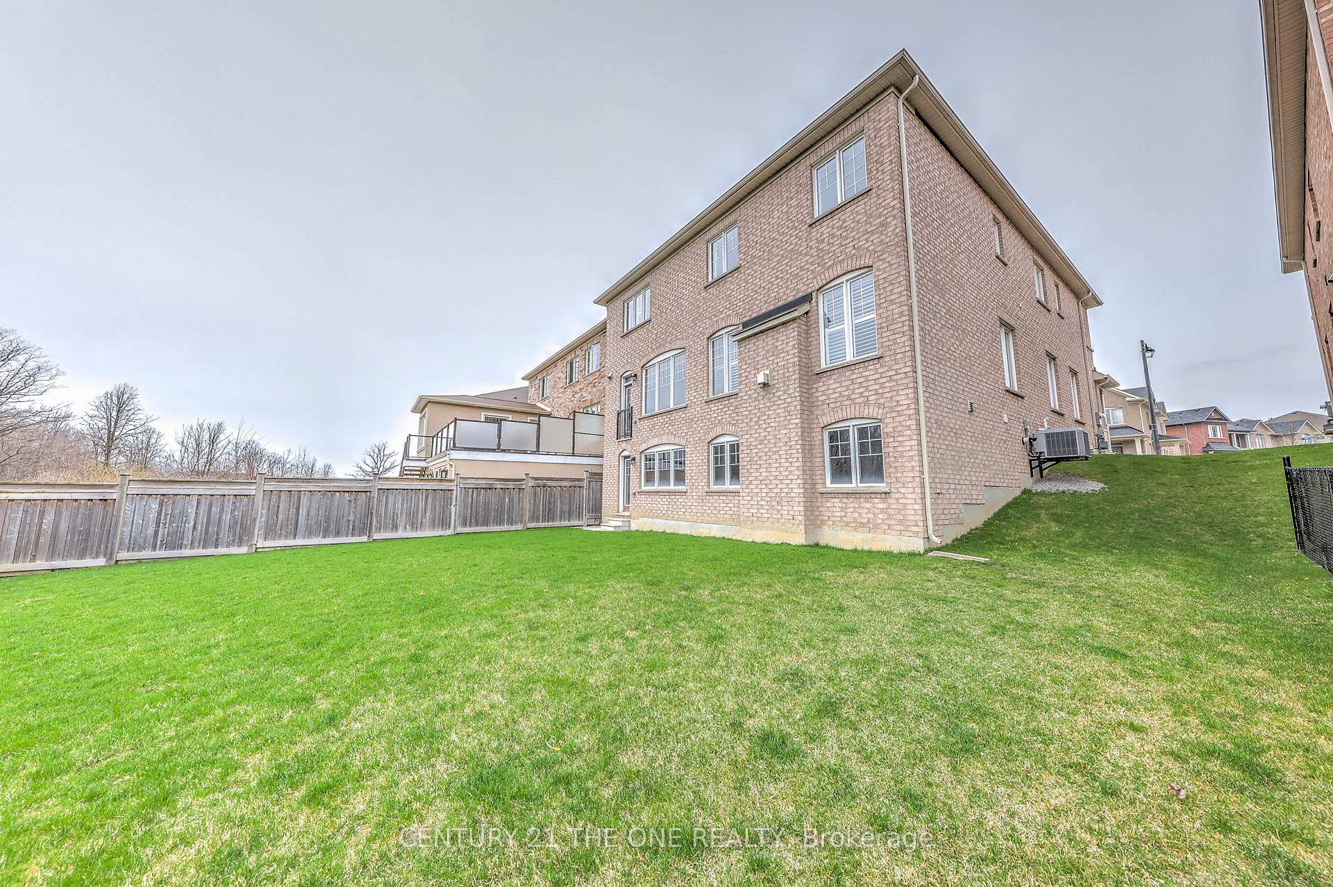 Photo 19 of 97 Roy Harper Avenue, Aurora, Rural Aurora — HOMEH