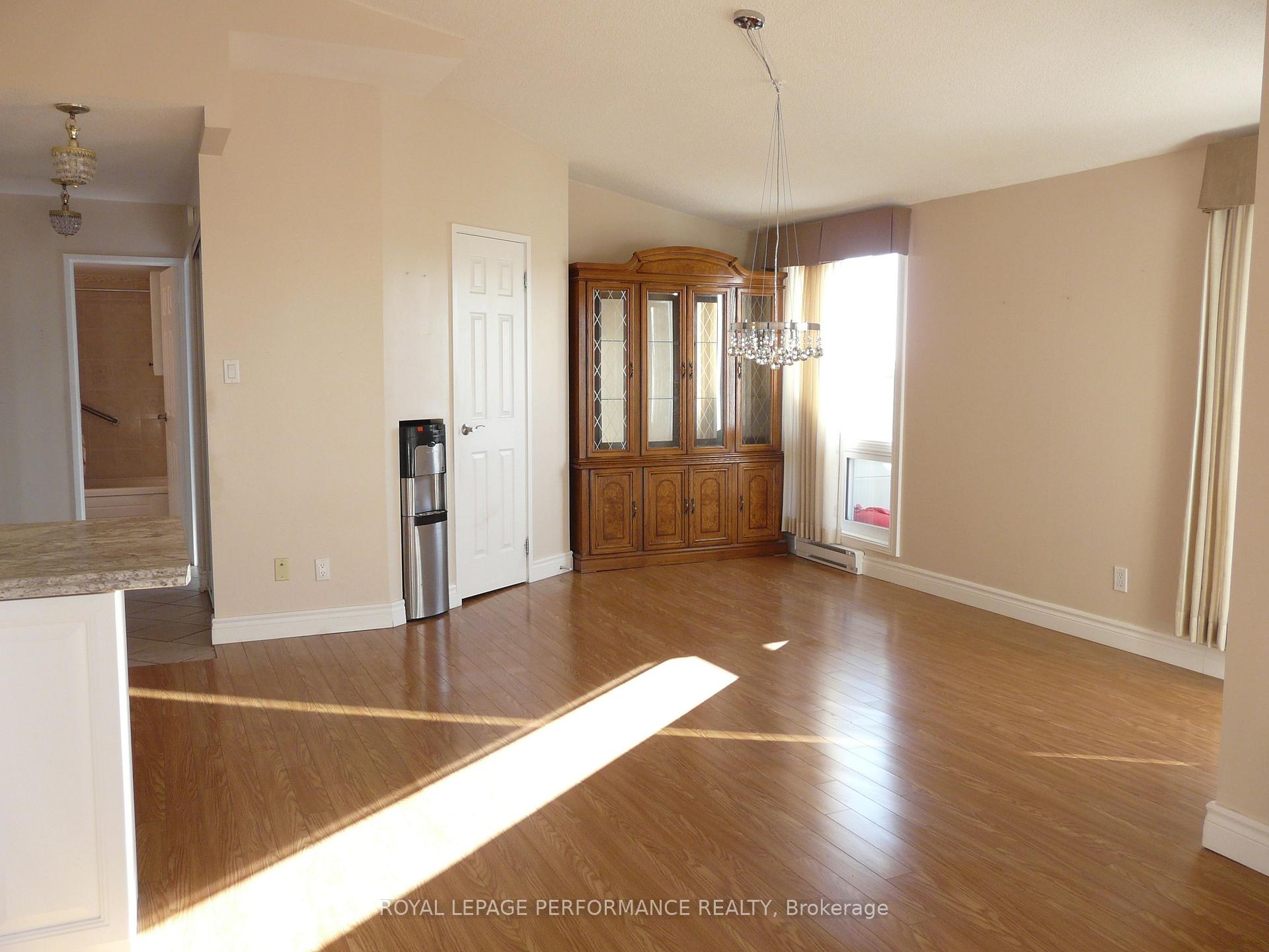 Photo 6 of Unit Penthouse 2, 158C Mcarthur Avenue, Ottawa, Vanier — HOMEH