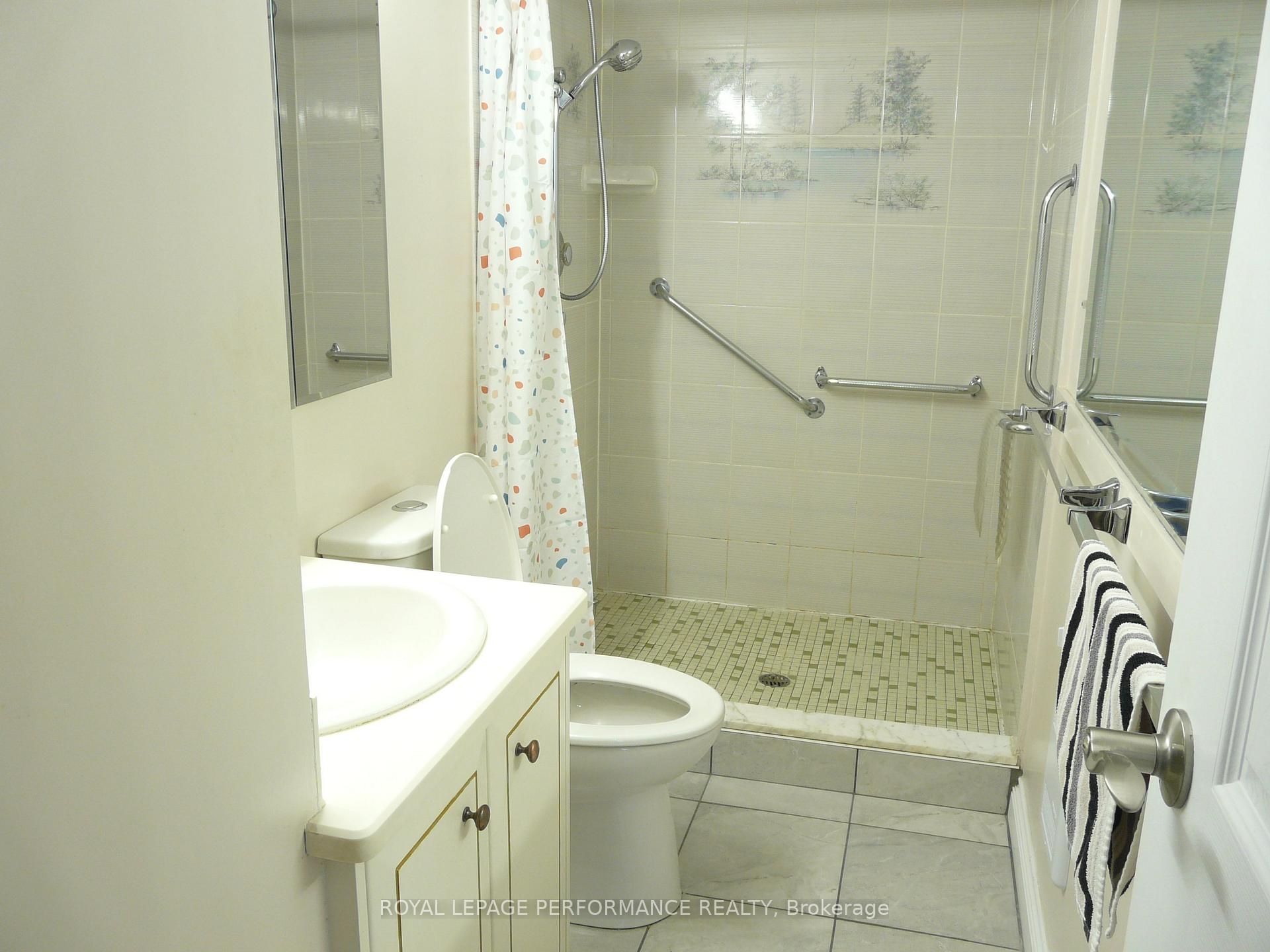 Photo 14 of Unit Penthouse 2, 158C Mcarthur Avenue, Ottawa, Vanier — HOMEH
