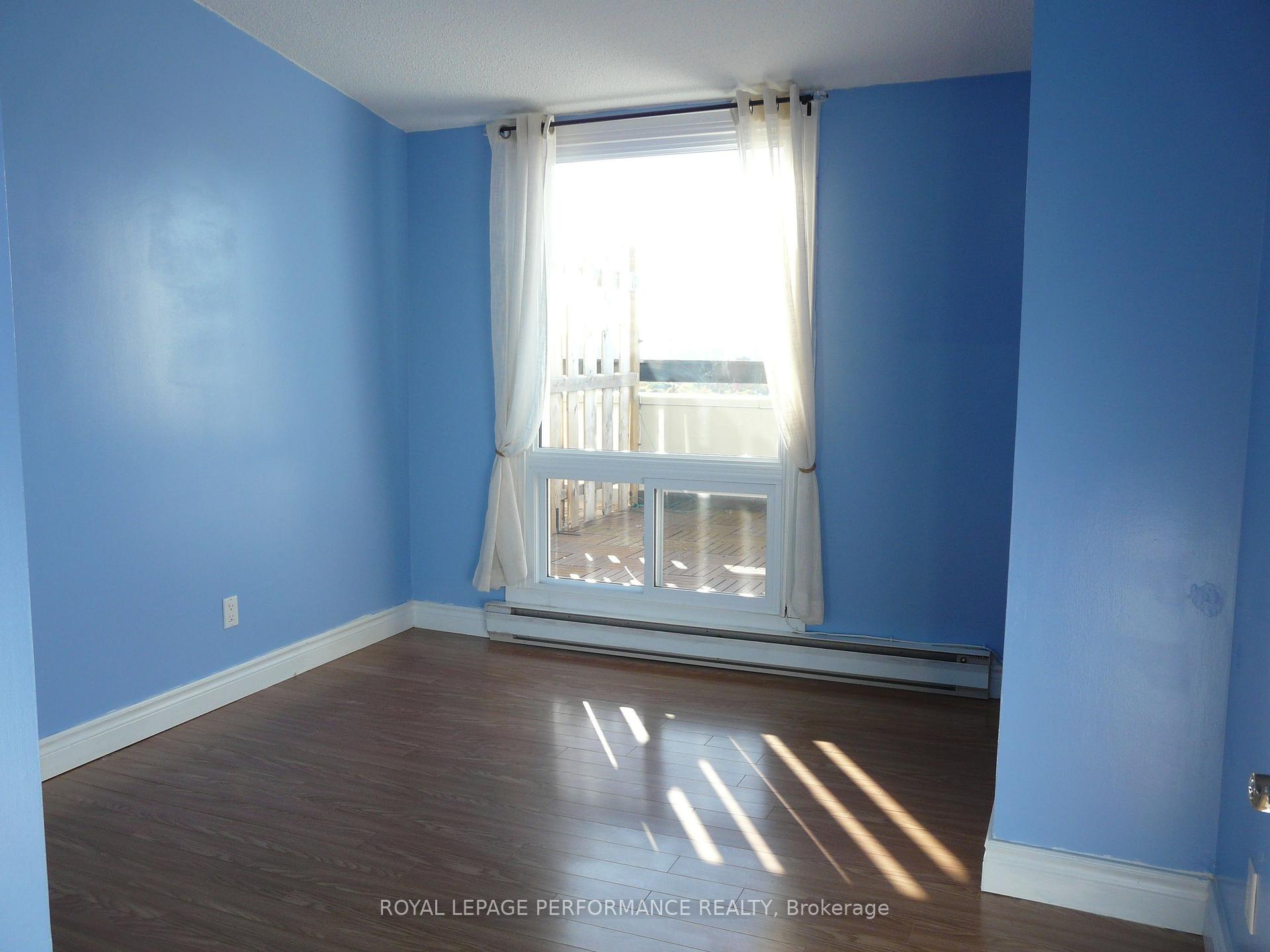 Photo 15 of Unit Penthouse 2, 158C Mcarthur Avenue, Ottawa, Vanier — HOMEH
