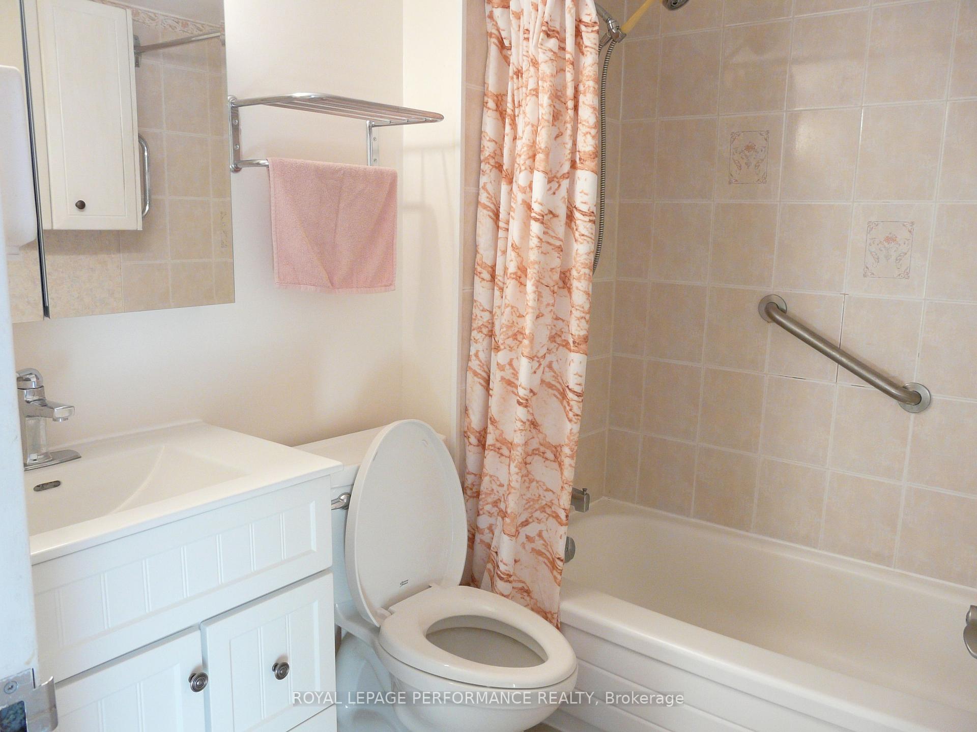 Photo 18 of Unit Penthouse 2, 158C Mcarthur Avenue, Ottawa, Vanier — HOMEH