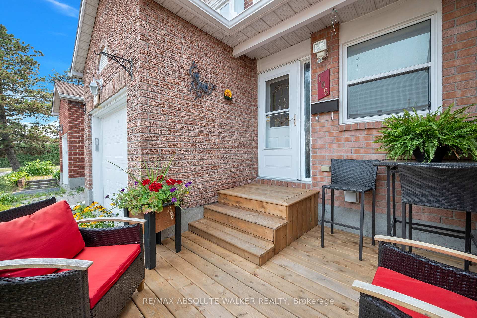 Photo 2 of Unit 52, 105 Claiborne Way, Ottawa, Queenswood Heights South — HOMEH