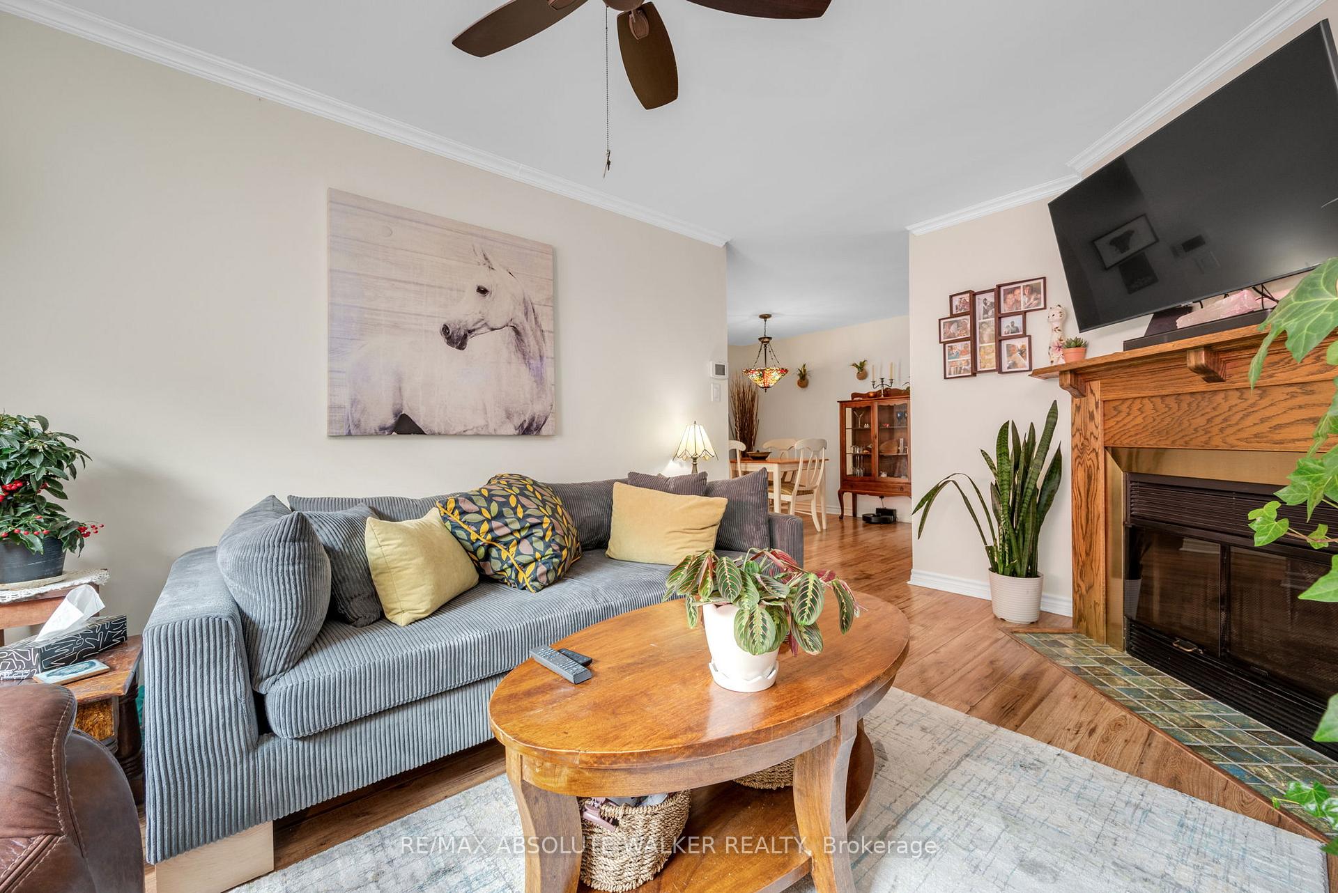 Photo 6 of Unit 52, 105 Claiborne Way, Ottawa, Queenswood Heights South — HOMEH