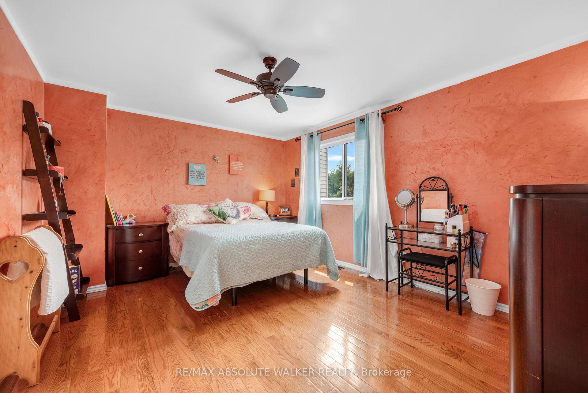 Photo 12 of Unit 52, 105 Claiborne Way, Ottawa, Queenswood Heights South — HOMEH
