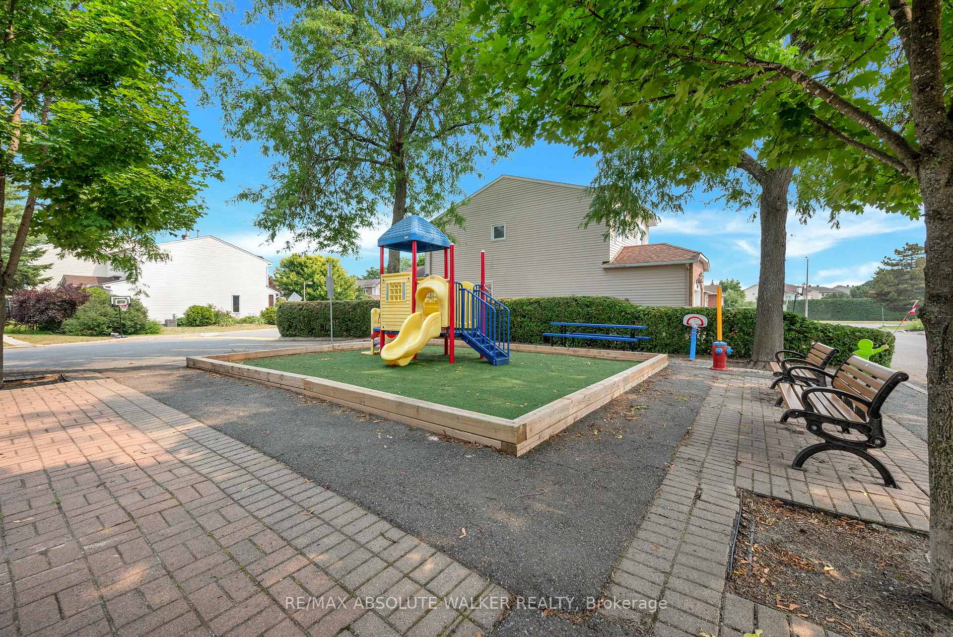 Photo 28 of Unit 52, 105 Claiborne Way, Ottawa, Queenswood Heights South — HOMEH