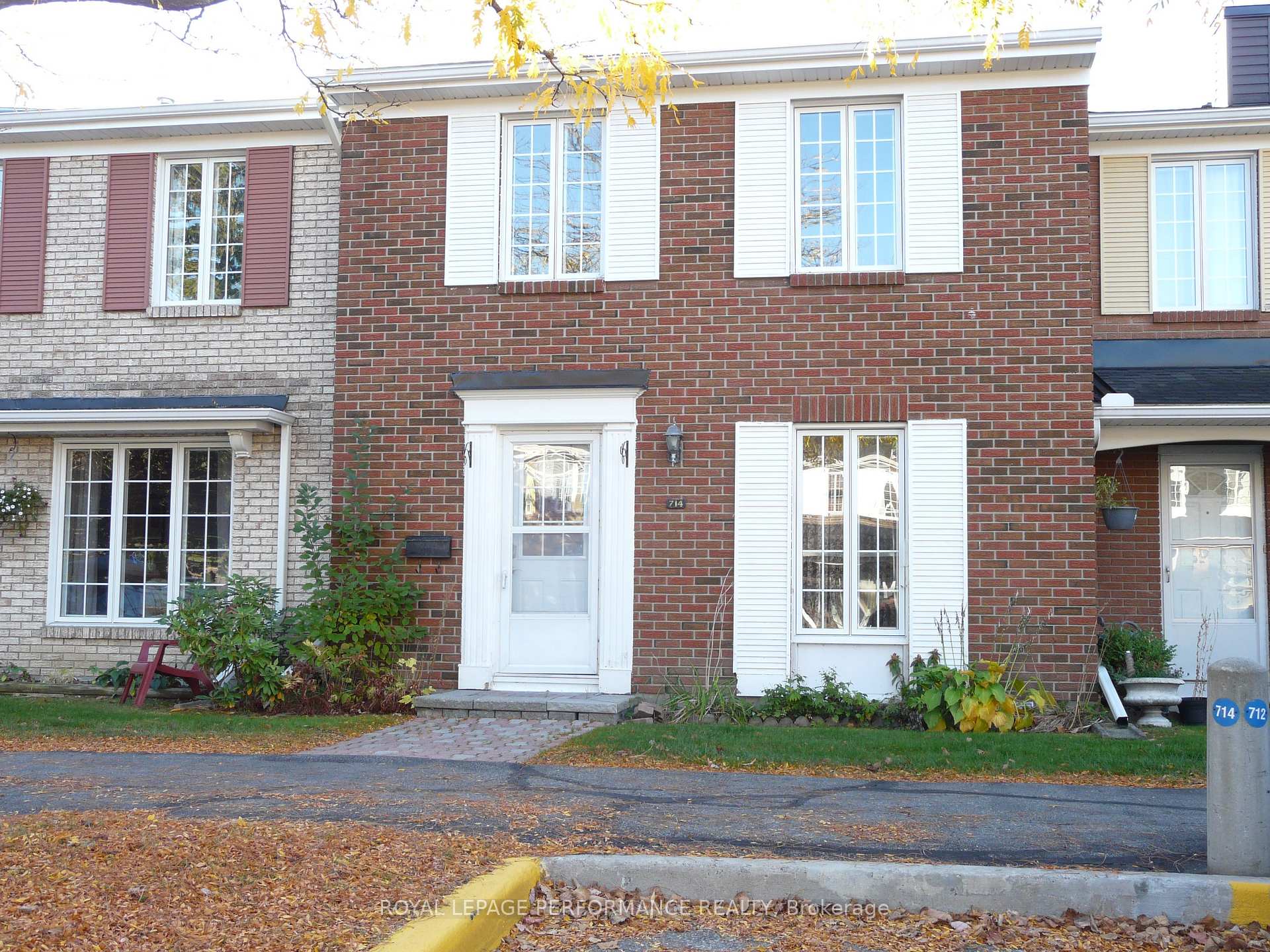 Front of 714 Shefford Court