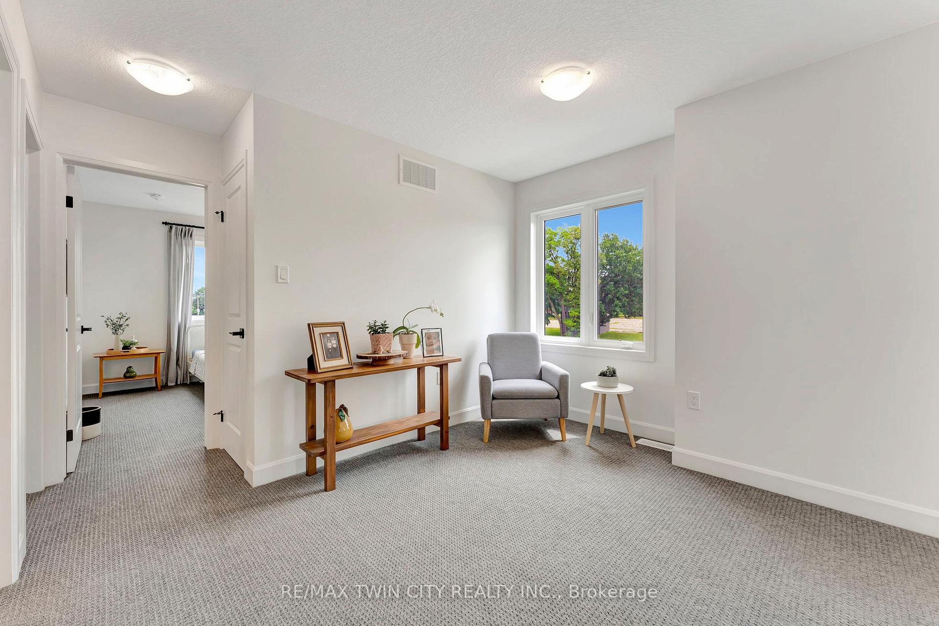 Photo 19 of 4 Southam Lane, Hamilton, Mountview — HOMEH