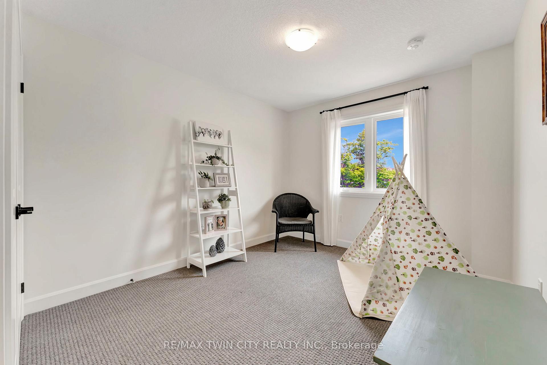 Photo 25 of 4 Southam Lane, Hamilton, Mountview — HOMEH
