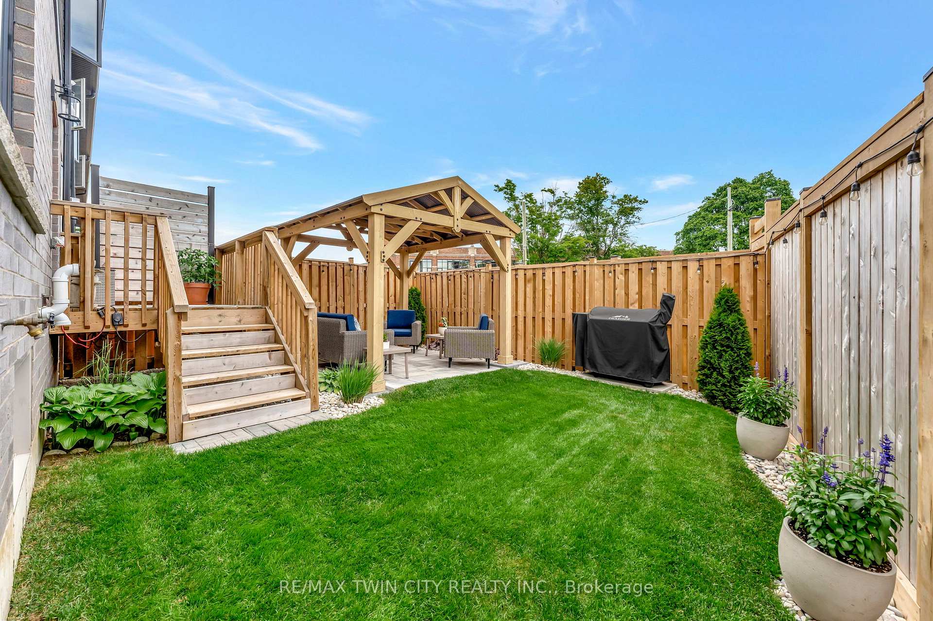 Photo 32 of 4 Southam Lane, Hamilton, Mountview — HOMEH
