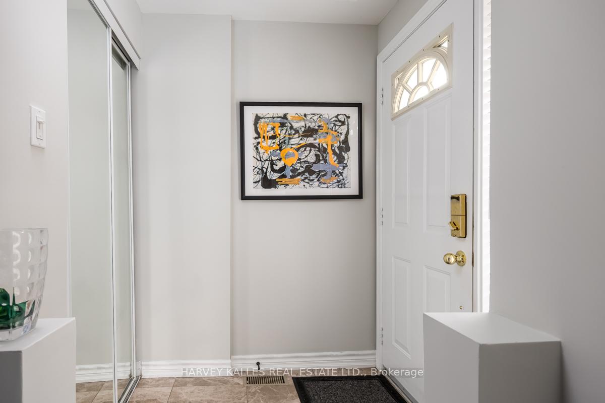 Photo 3 of Unit 64, 18 Clark Avenue W, Vaughan, Crestwood-Springfarm-Yorkhill — HOMEH