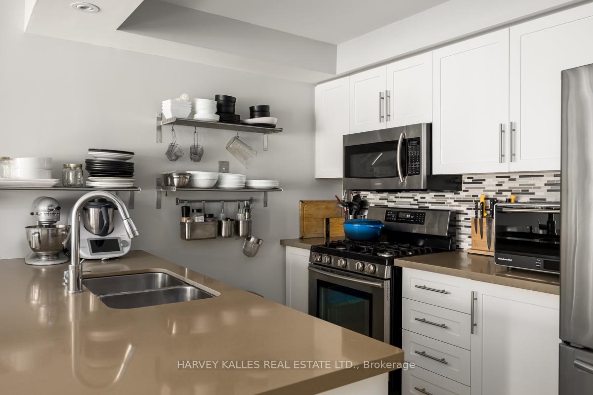 Photo 10 of Unit 64, 18 Clark Avenue W, Vaughan, Crestwood-Springfarm-Yorkhill — HOMEH