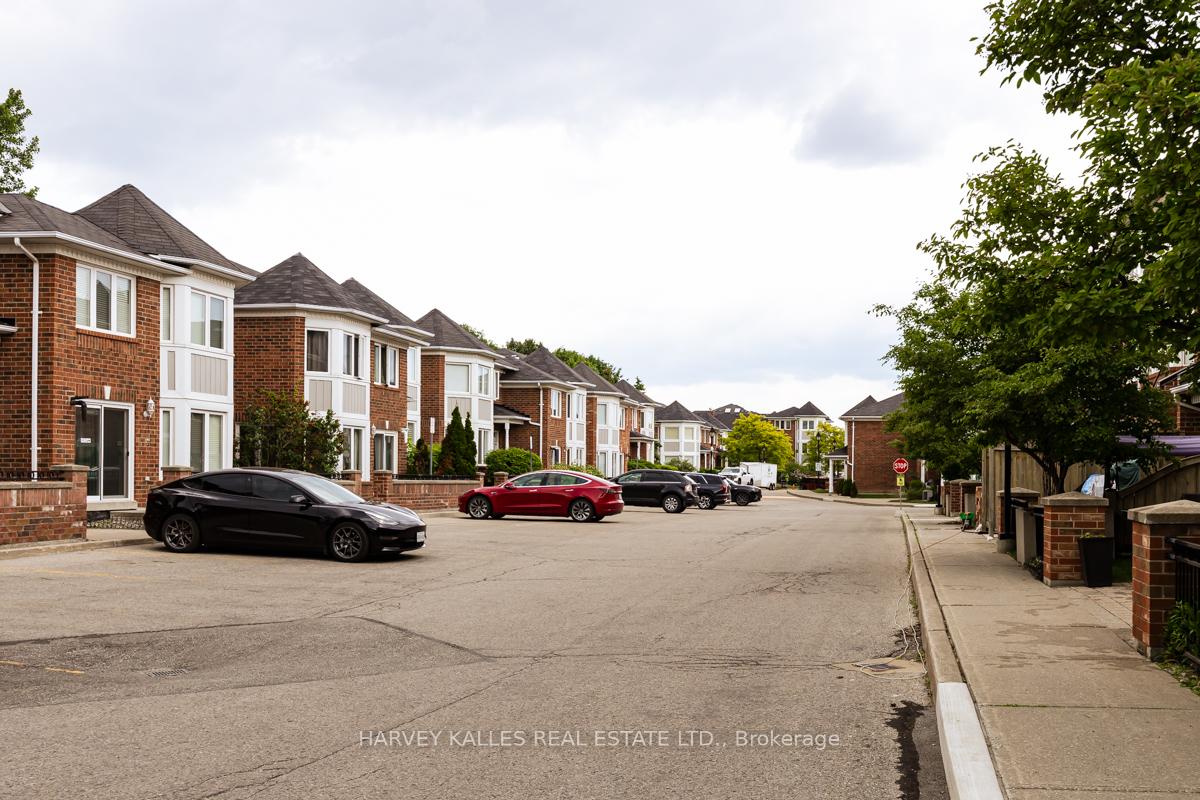 Photo 31 of Unit 64, 18 Clark Avenue W, Vaughan, Crestwood-Springfarm-Yorkhill — HOMEH