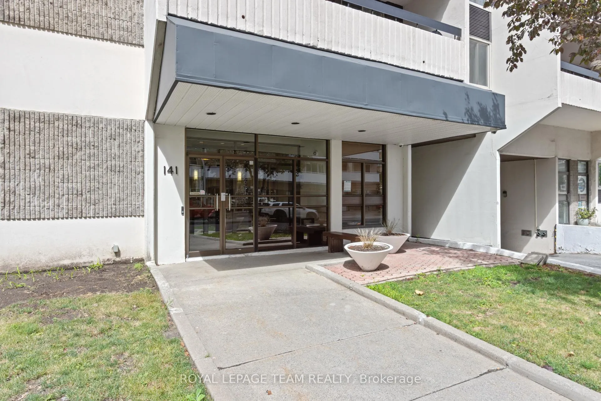 Photo 2 of Unit 503, 141 Somerset Street W, Ottawa, Ottawa Centre/Golden Triangle — HOMEH