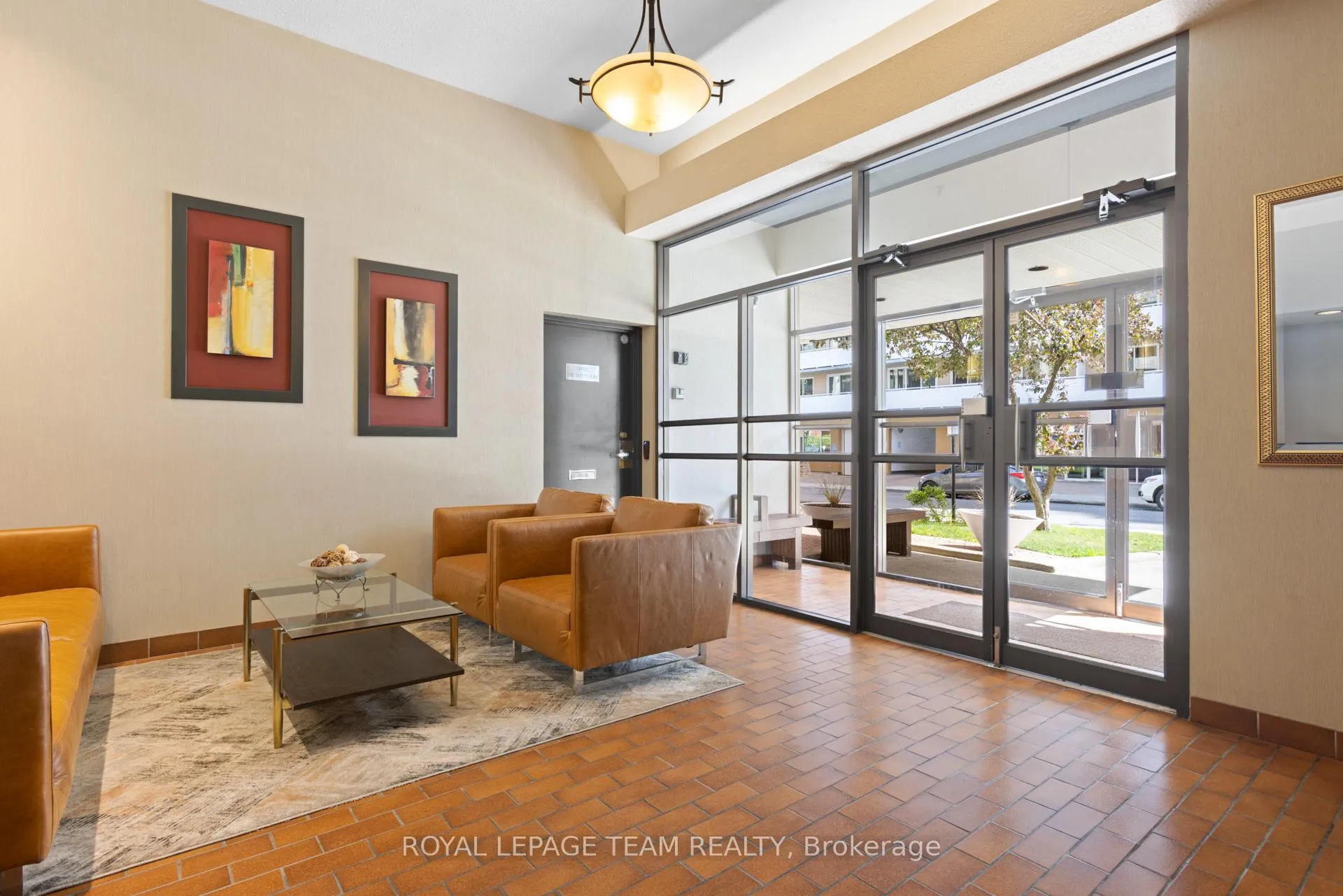 Photo 3 of Unit 503, 141 Somerset Street W, Ottawa, Ottawa Centre/Golden Triangle — HOMEH