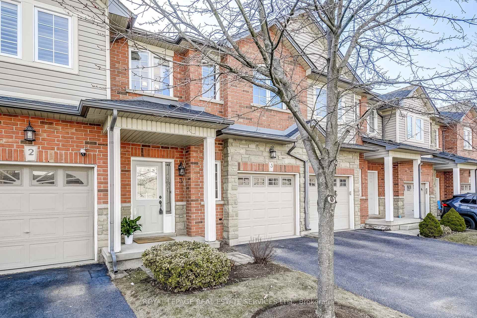 Photo 1 of Unit 3, 232 Stonehenge Drive, Hamilton, Meadowlands — HOMEH