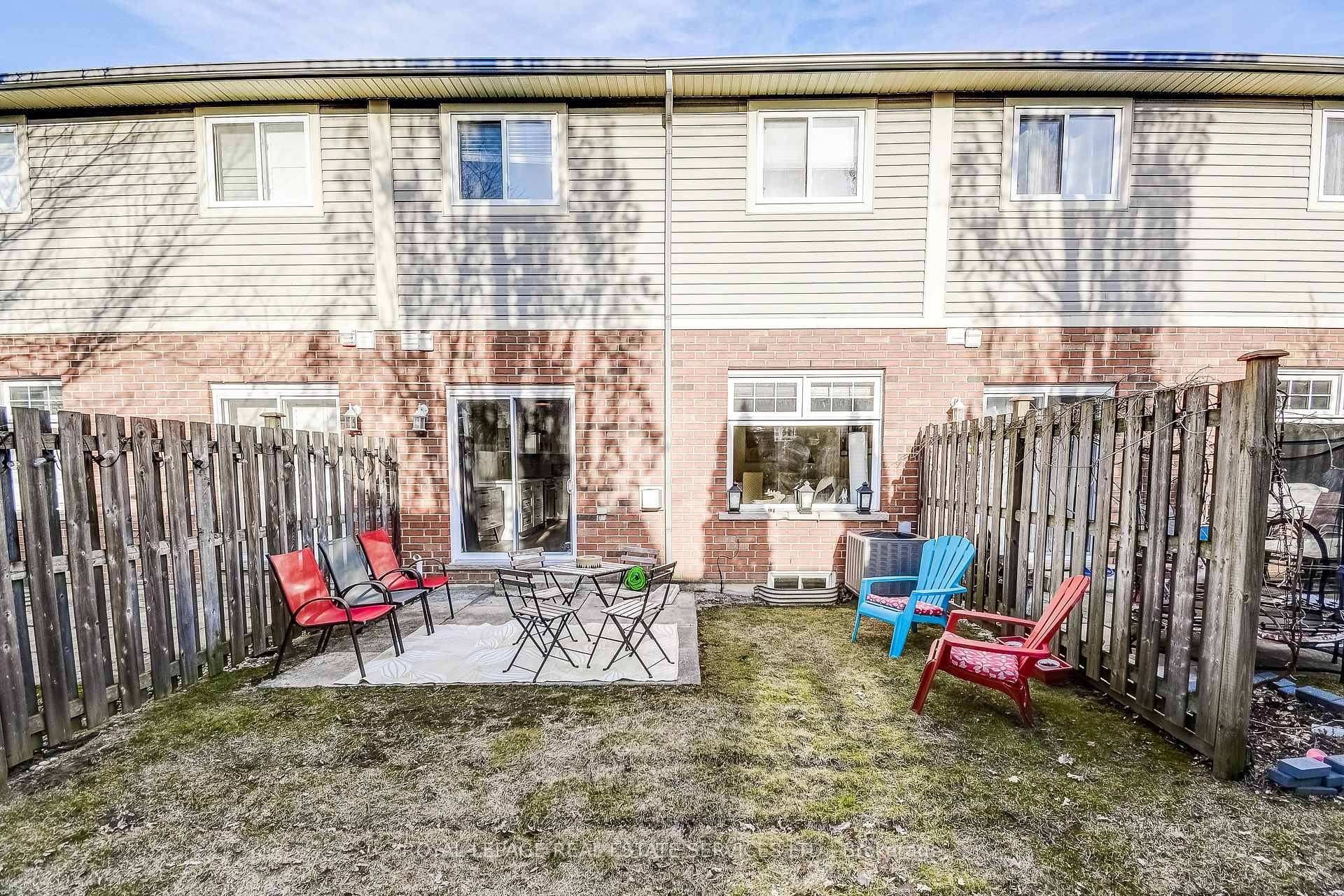 Photo 27 of Unit 3, 232 Stonehenge Drive, Hamilton, Meadowlands — HOMEH