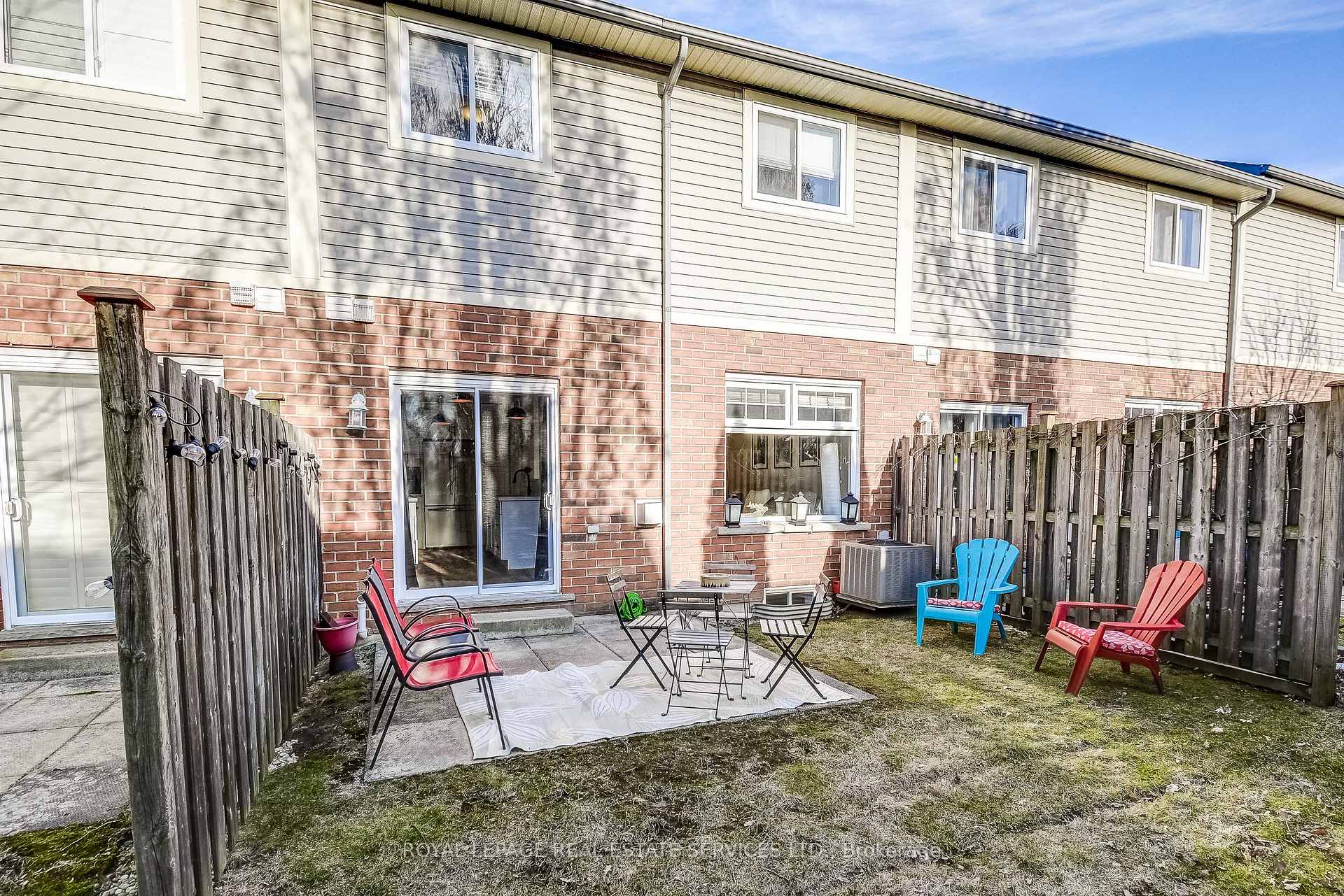 Photo 29 of Unit 3, 232 Stonehenge Drive, Hamilton, Meadowlands — HOMEH