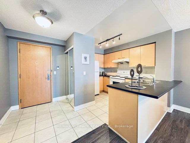 Photo 6 of Unit 512, 48 Suncrest Boulevard, Markham, Commerce Valley — HOMEH