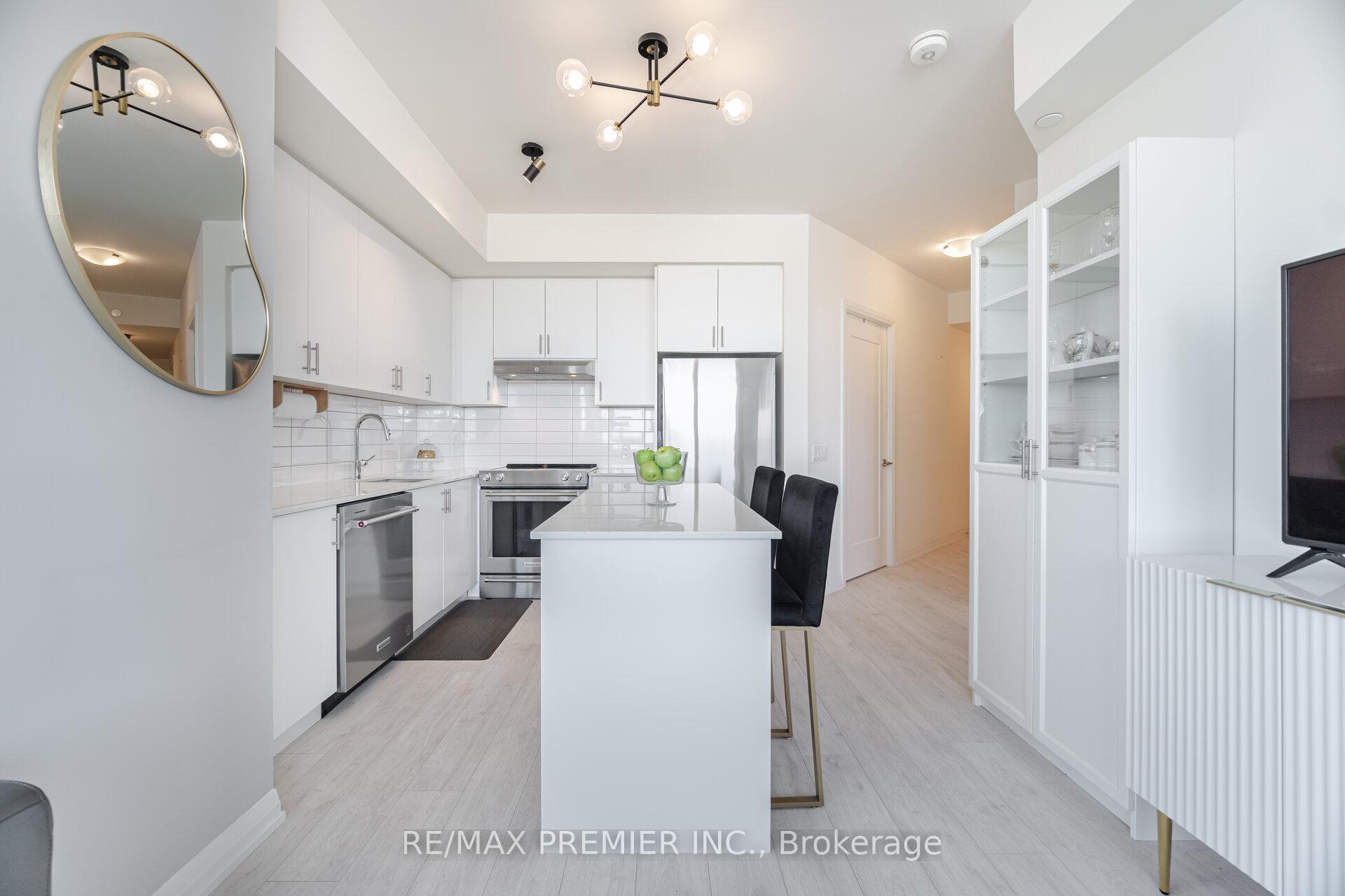 Photo 10 of Unit 1024, 9000 Jane Street, Vaughan, Concord — HOMEH