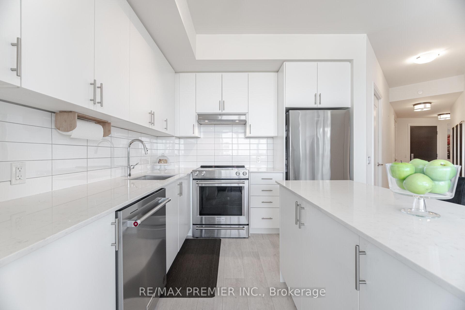 Photo 12 of Unit 1024, 9000 Jane Street, Vaughan, Concord — HOMEH
