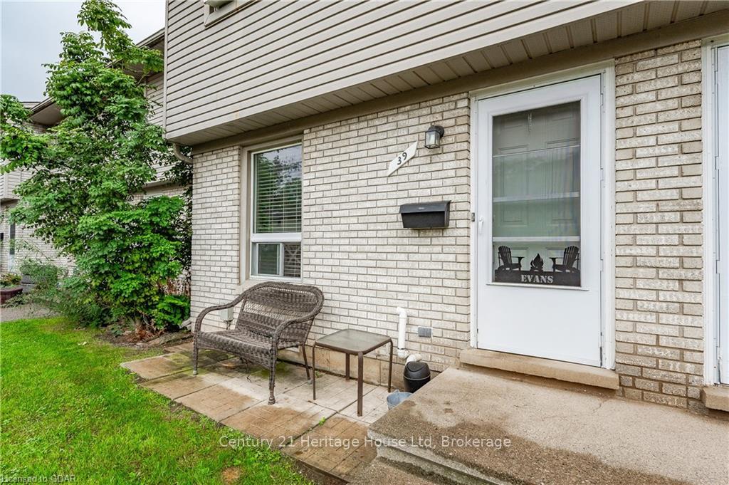 Photo 4 of Unit 39, 700 Paisley Road, Guelph, Willow West/Sugarbush/West Acres — HOMEH