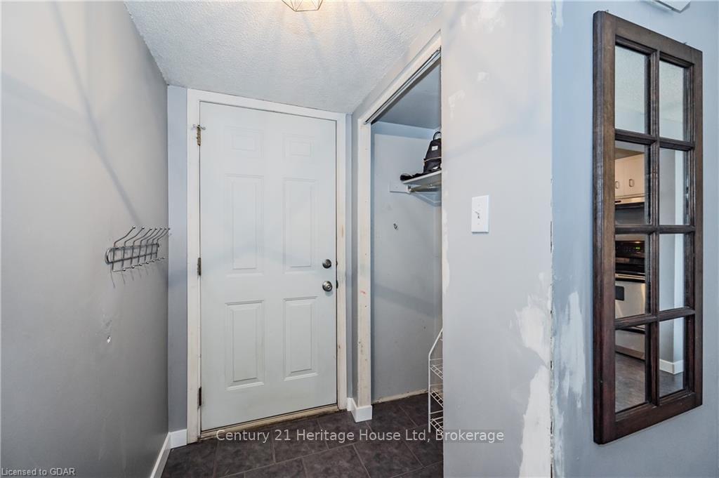 Photo 5 of Unit 39, 700 Paisley Road, Guelph, Willow West/Sugarbush/West Acres — HOMEH