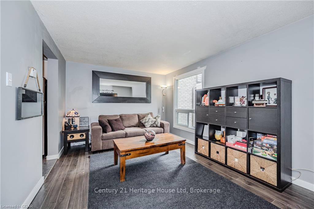 Photo 6 of Unit 39, 700 Paisley Road, Guelph, Willow West/Sugarbush/West Acres — HOMEH