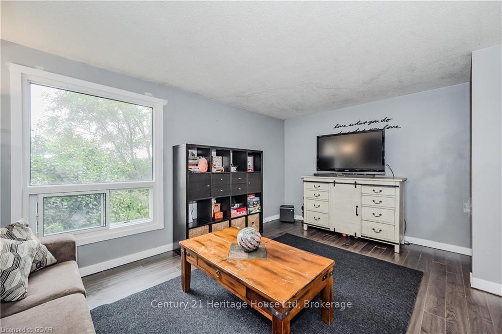 Photo 9 of Unit 39, 700 Paisley Road, Guelph, Willow West/Sugarbush/West Acres — HOMEH