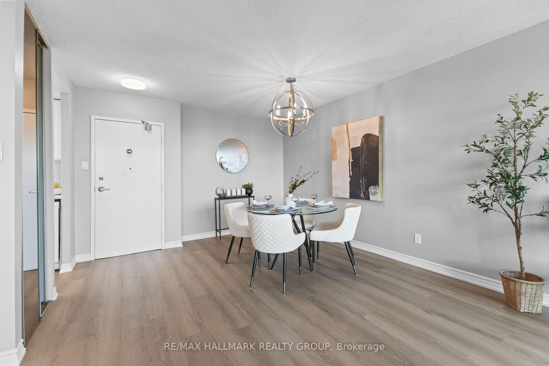 Photo 3 of Unit 1009, 555 Brittany Drive, Ottawa, Viscount Alexander Park — HOMEH