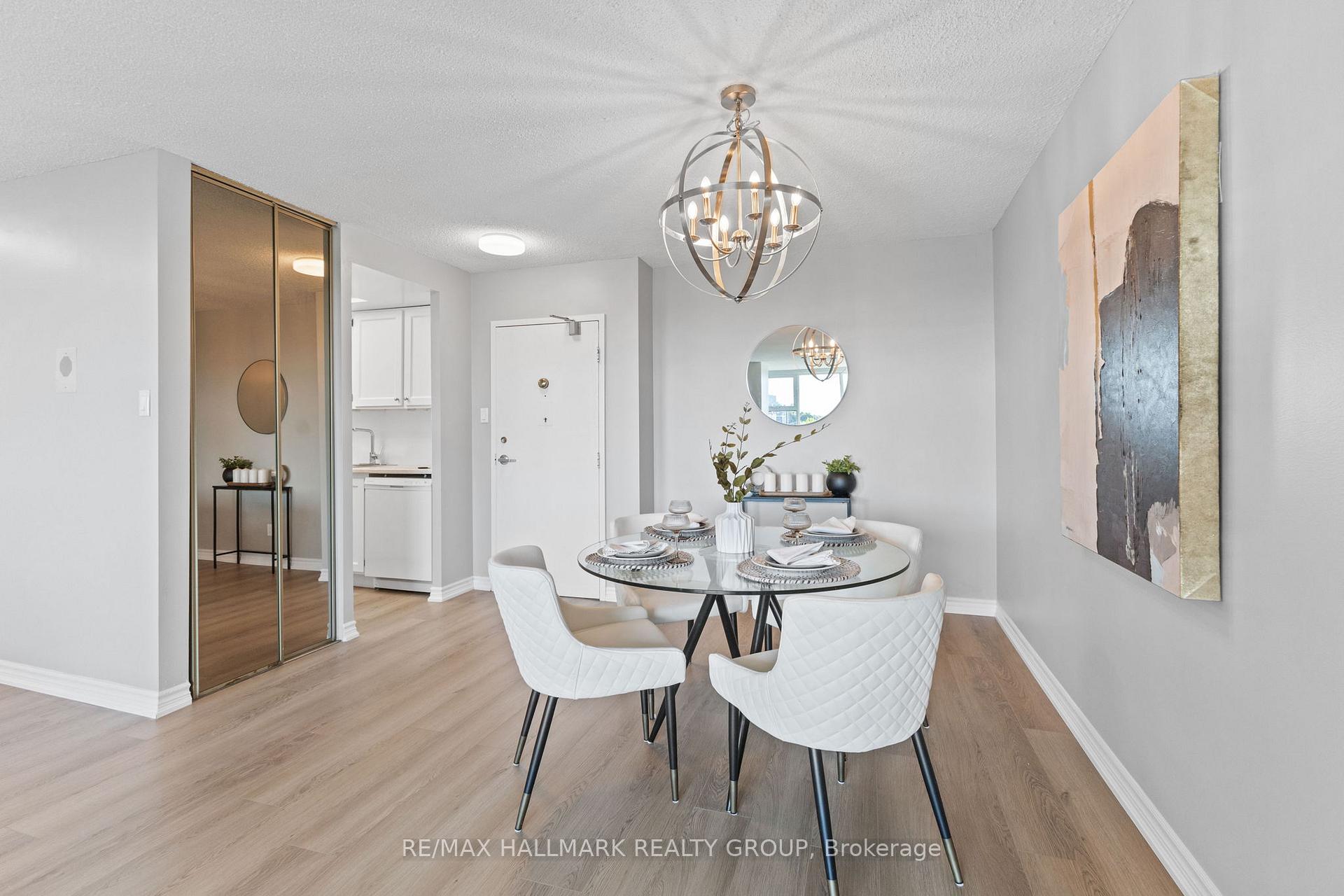 Photo 4 of Unit 1009, 555 Brittany Drive, Ottawa, Viscount Alexander Park — HOMEH
