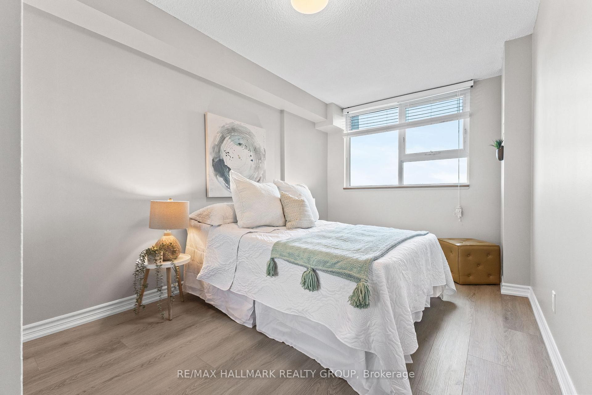 Photo 20 of Unit 1009, 555 Brittany Drive, Ottawa, Viscount Alexander Park — HOMEH