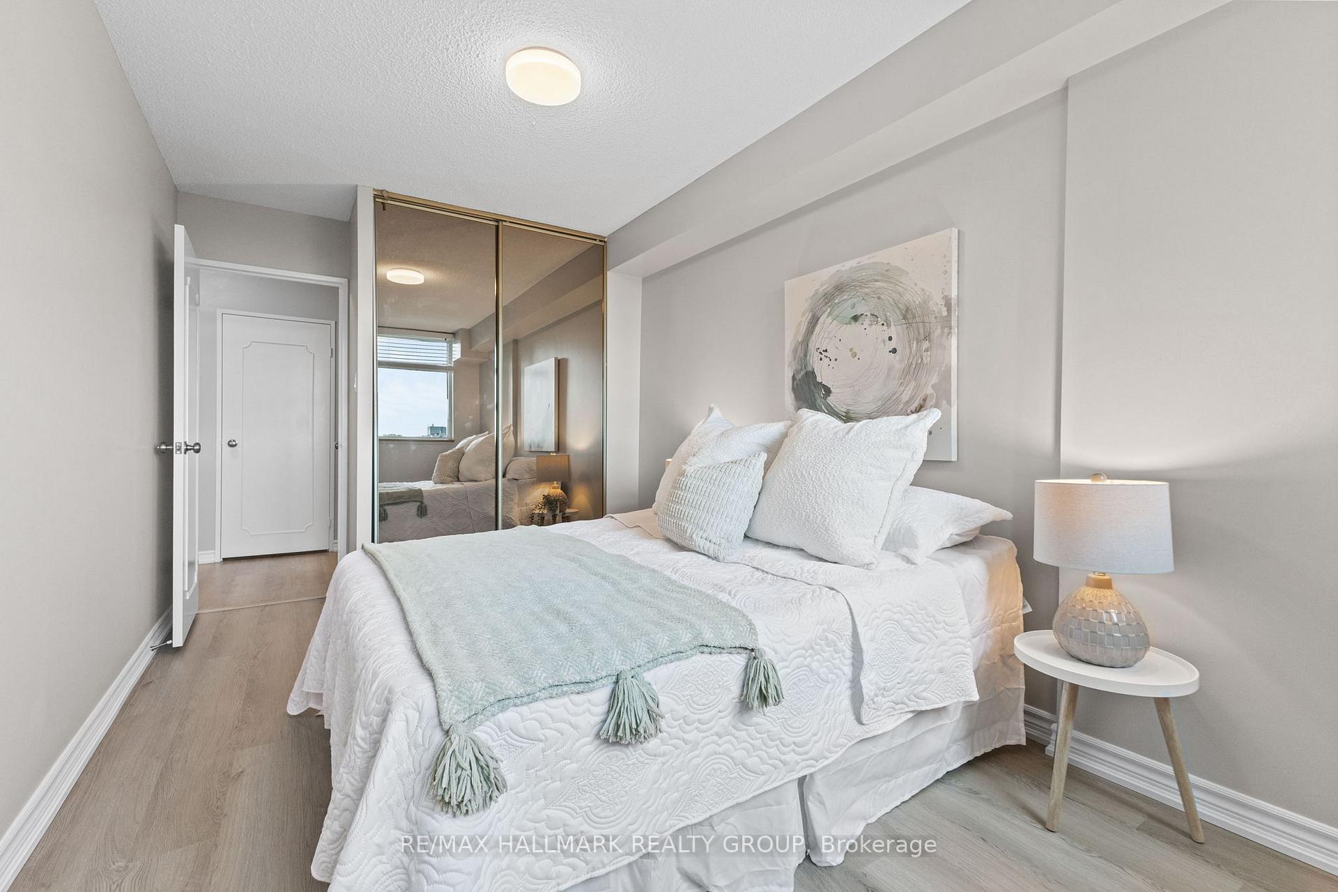 Photo 21 of Unit 1009, 555 Brittany Drive, Ottawa, Viscount Alexander Park — HOMEH