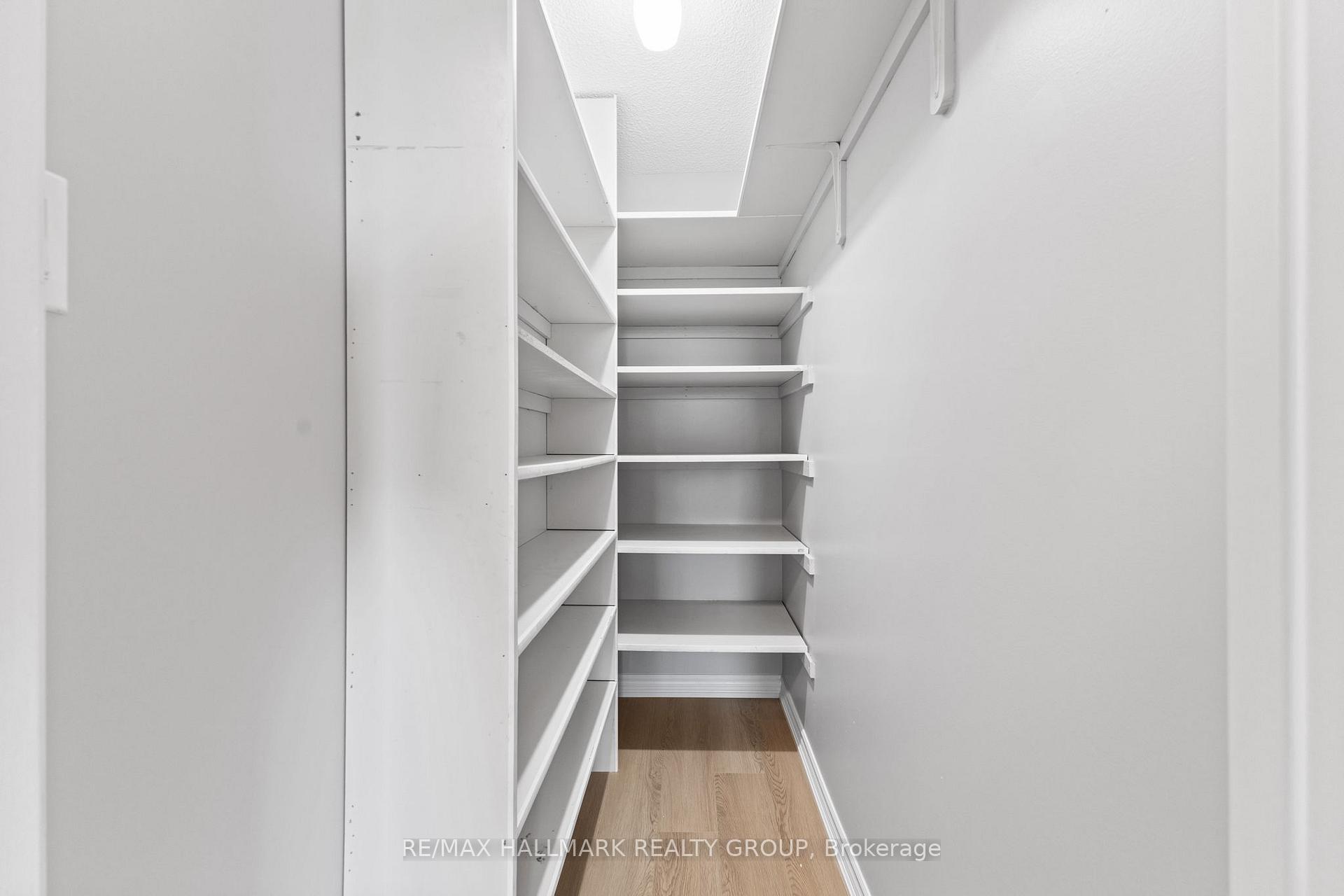 Photo 22 of Unit 1009, 555 Brittany Drive, Ottawa, Viscount Alexander Park — HOMEH