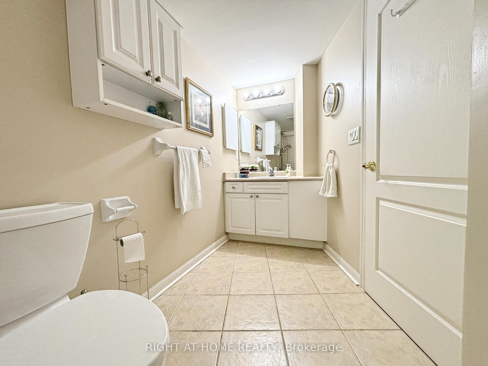 Photo 13 of Unit 211, 2500 Rutherford Road, Vaughan, Maple — HOMEH