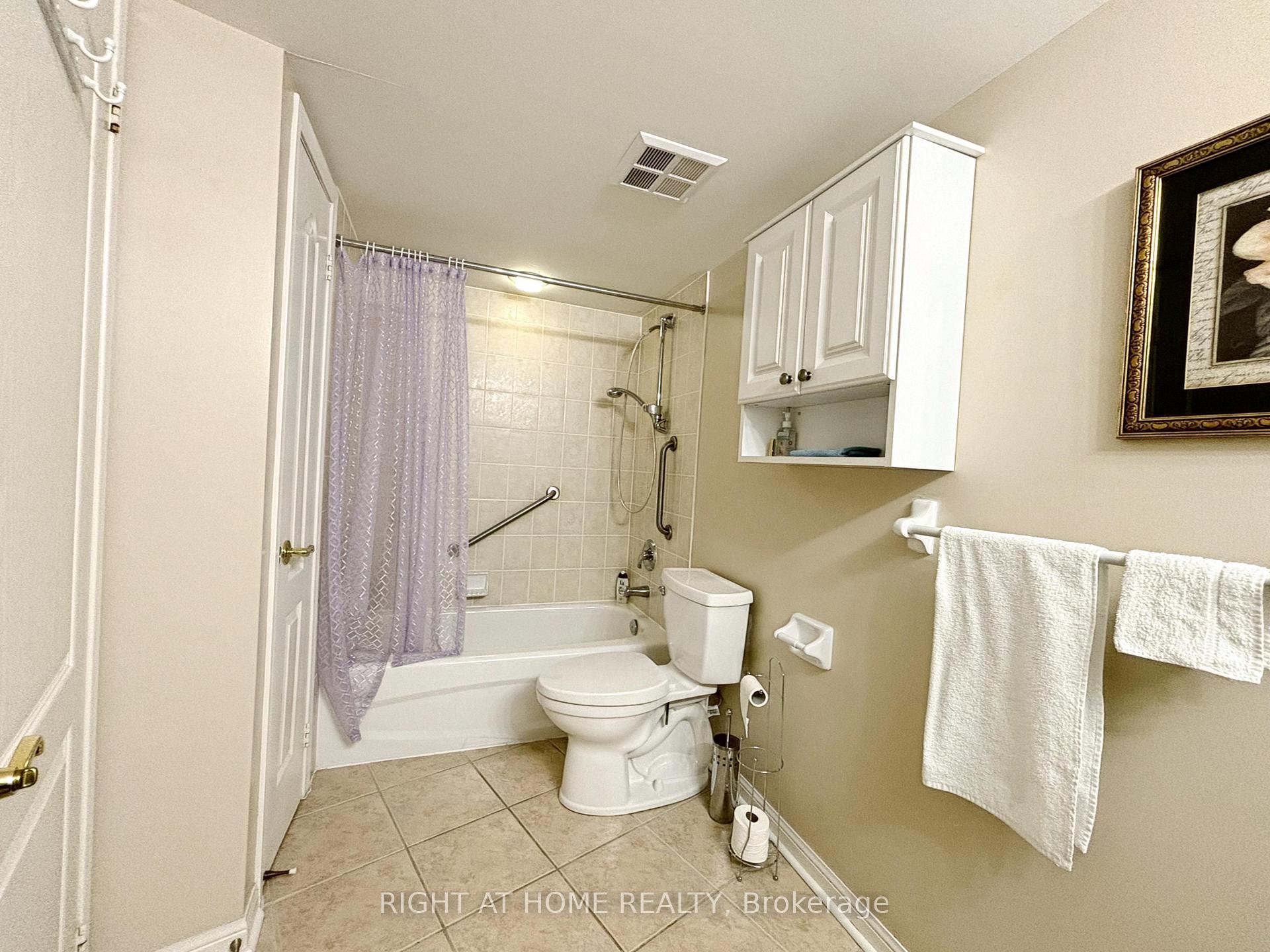 Photo 14 of Unit 211, 2500 Rutherford Road, Vaughan, Maple — HOMEH