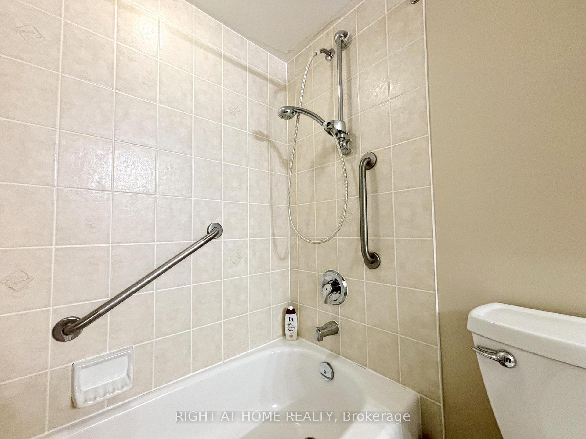 Photo 15 of Unit 211, 2500 Rutherford Road, Vaughan, Maple — HOMEH