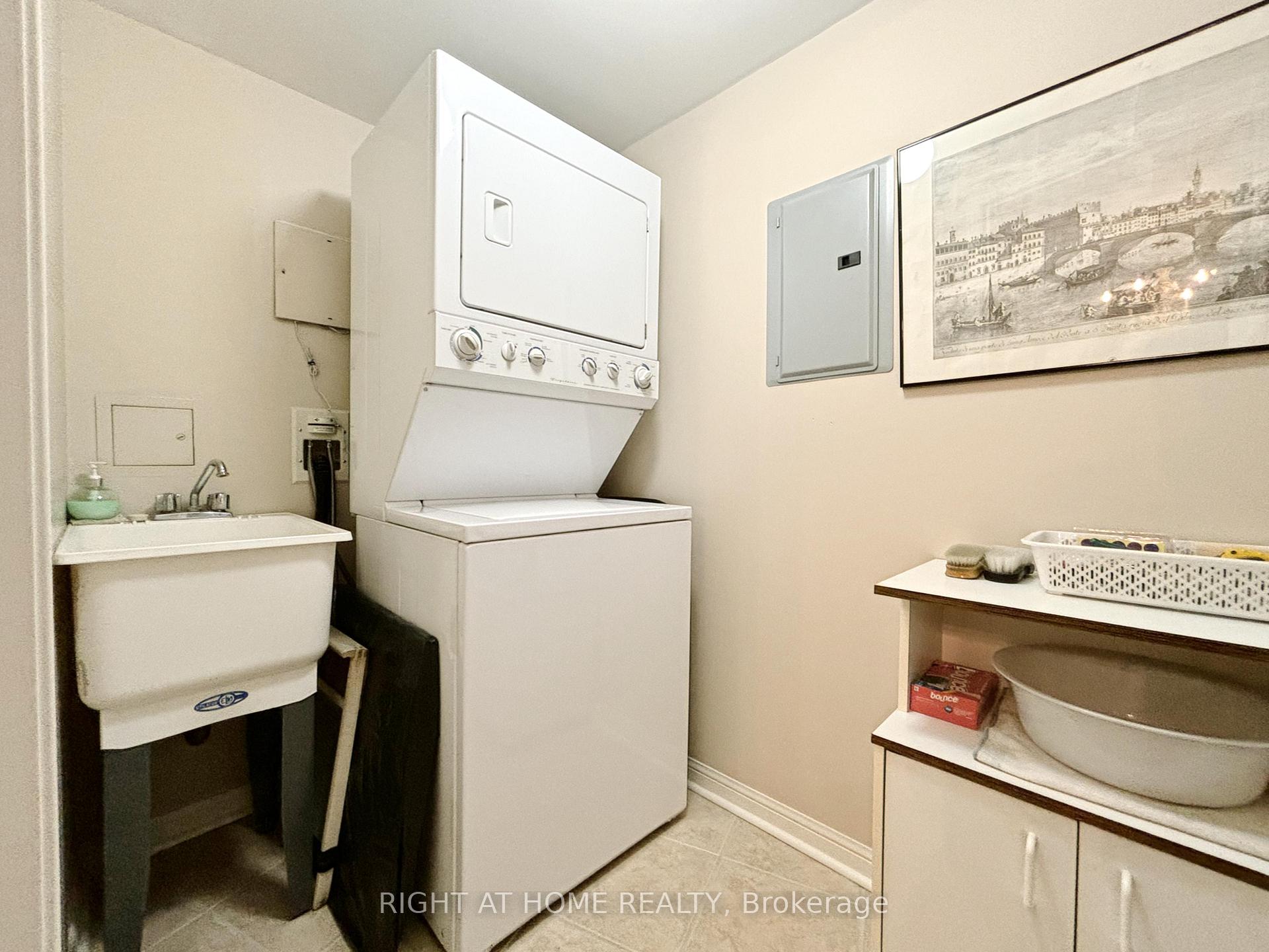 Photo 16 of Unit 211, 2500 Rutherford Road, Vaughan, Maple — HOMEH