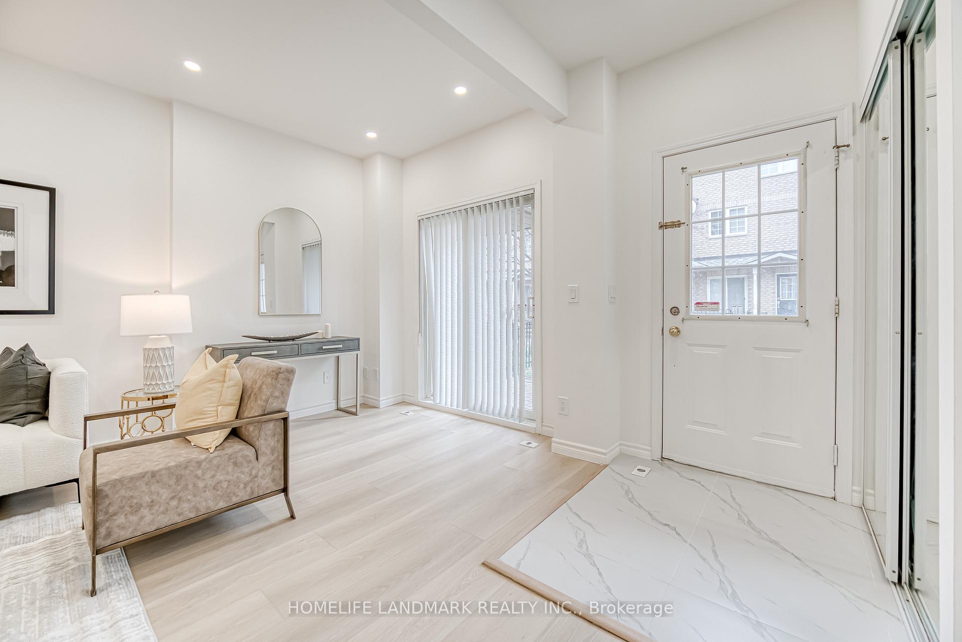 Photo 4 of Unit 15, 12 St Moritz Way, Markham, Unionville — HOMEH