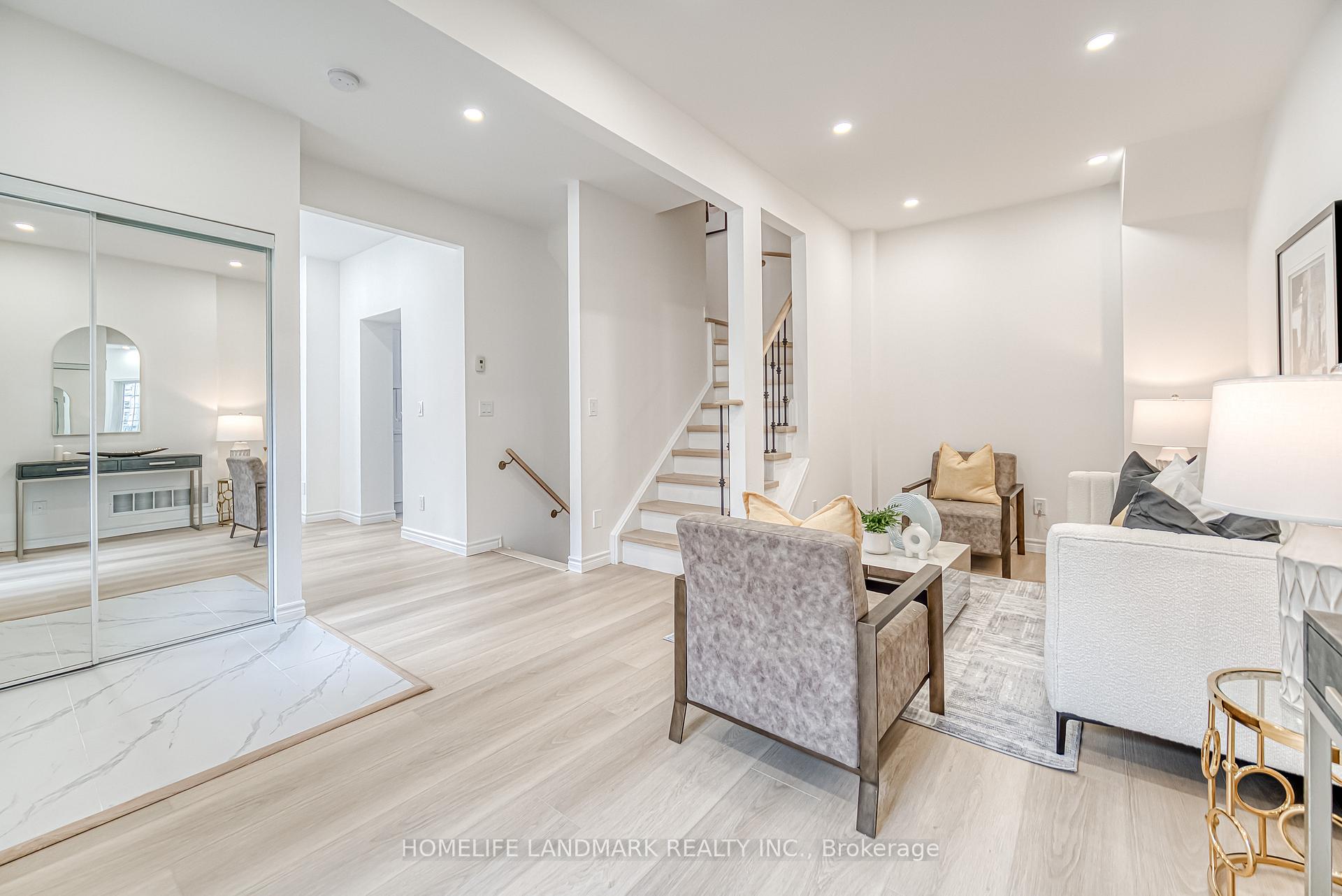 Photo 8 of Unit 15, 12 St Moritz Way, Markham, Unionville — HOMEH