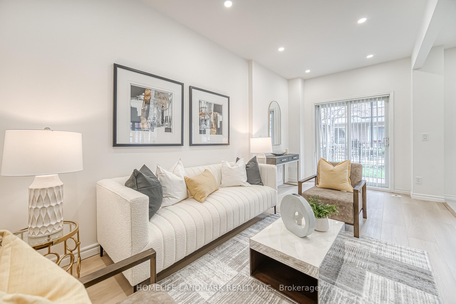 Photo 11 of Unit 15, 12 St Moritz Way, Markham, Unionville — HOMEH