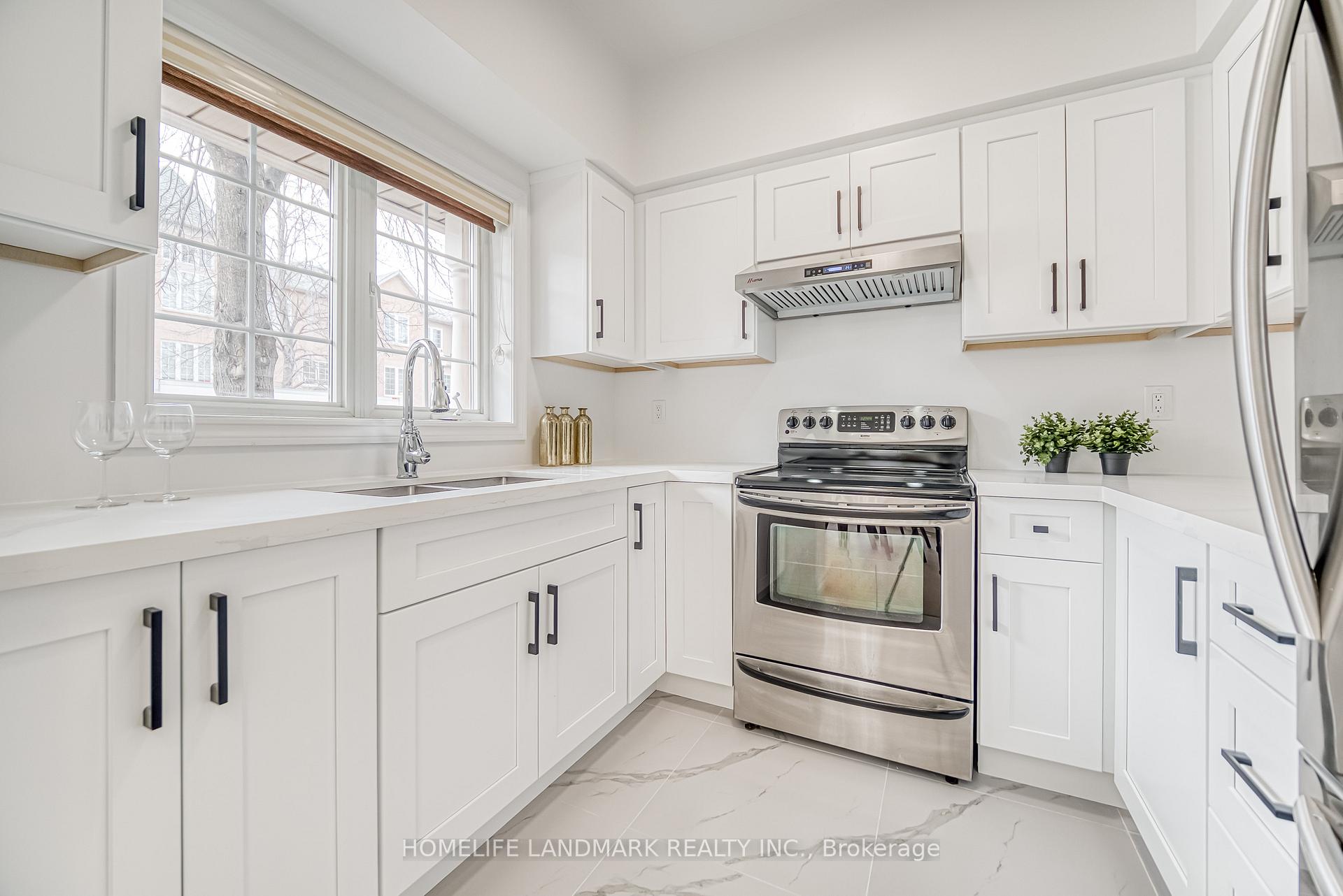 Photo 16 of Unit 15, 12 St Moritz Way, Markham, Unionville — HOMEH