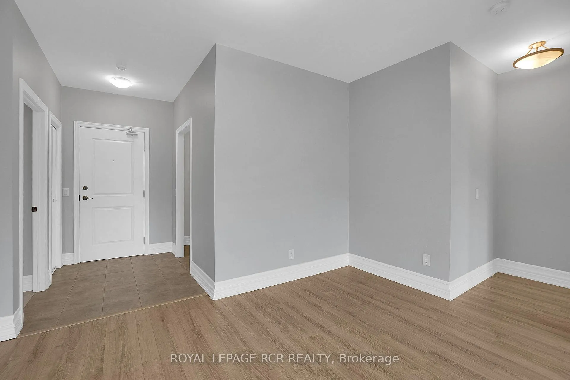 Photo 4 of Unit 403, 60 Ann Street, Caledon, Bolton West — HOMEH