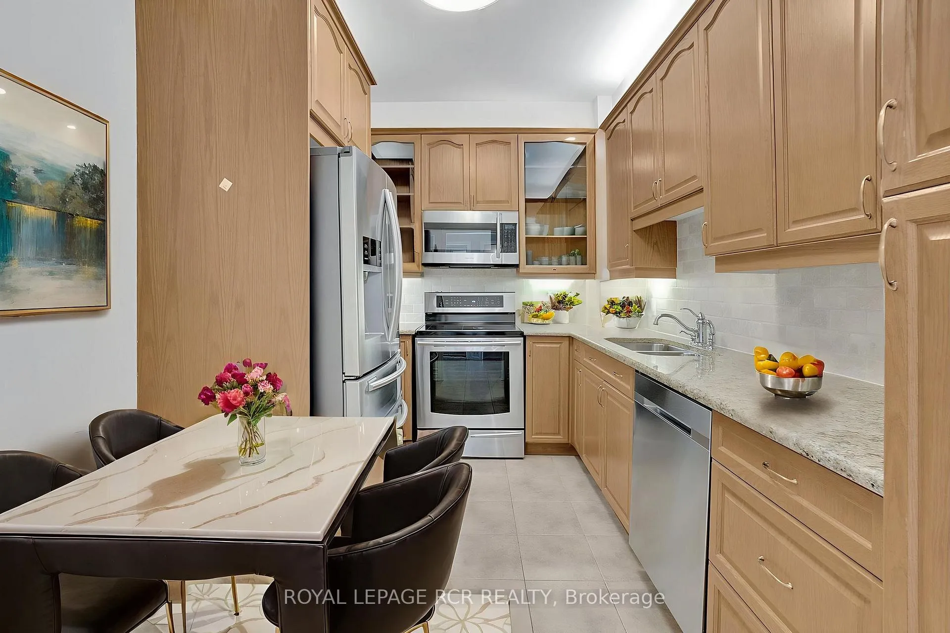 Photo 5 of Unit 403, 60 Ann Street, Caledon, Bolton West — HOMEH